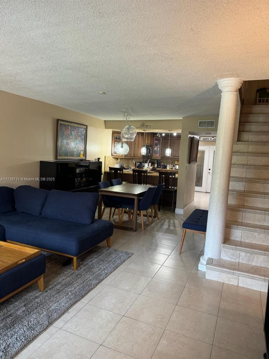 Real estate property located at 2401 11th St #3C, Miami-dade, Biltmore Club Villas Town, Miami, FL