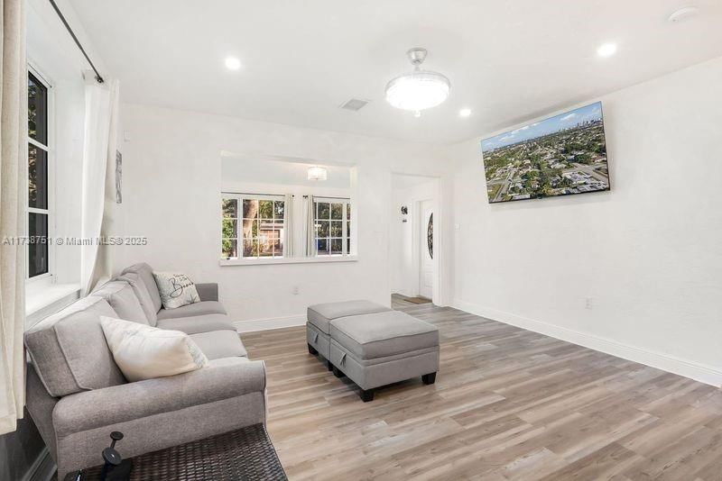 Real estate property located at 1010 24th Ter, Broward, Washington Heights, Hollywood, FL
