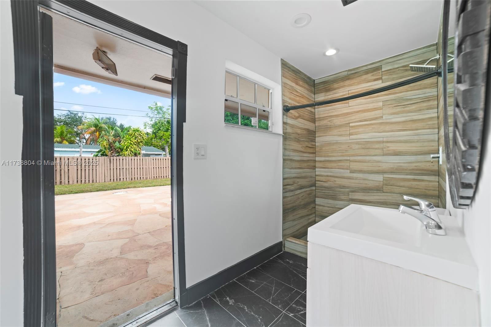 Real estate property located at 6461 Grant Ct, Broward, Fleetwood Manor Second Ad, Hollywood, FL