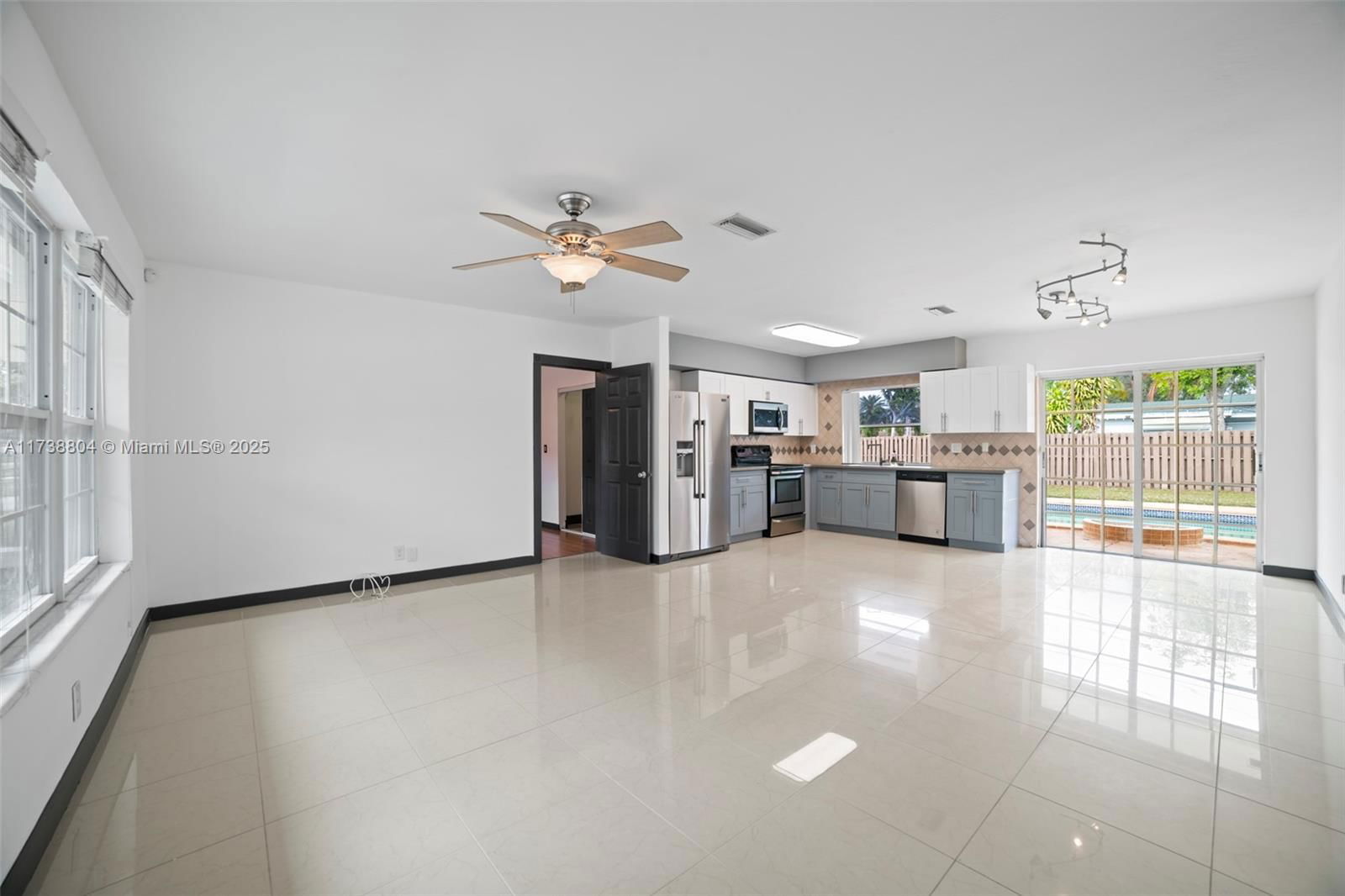 Real estate property located at 6461 Grant Ct, Broward, Fleetwood Manor Second Ad, Hollywood, FL