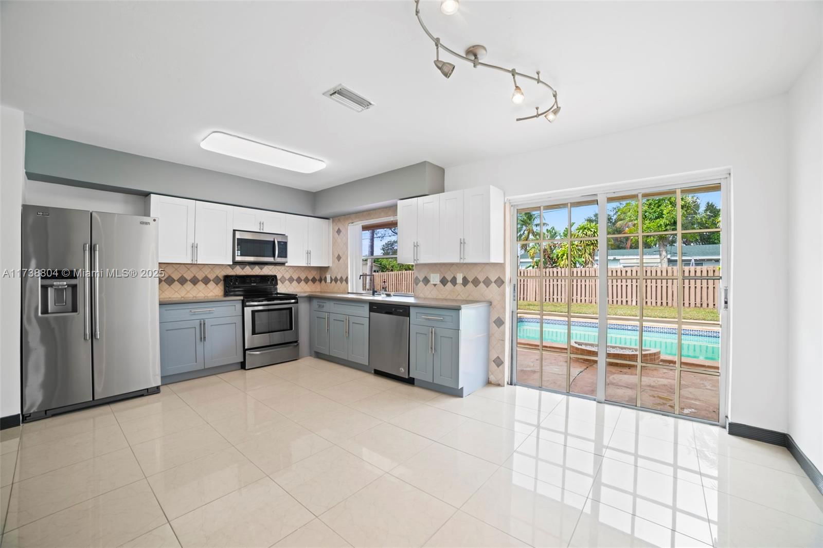 Real estate property located at 6461 Grant Ct, Broward, Fleetwood Manor Second Ad, Hollywood, FL