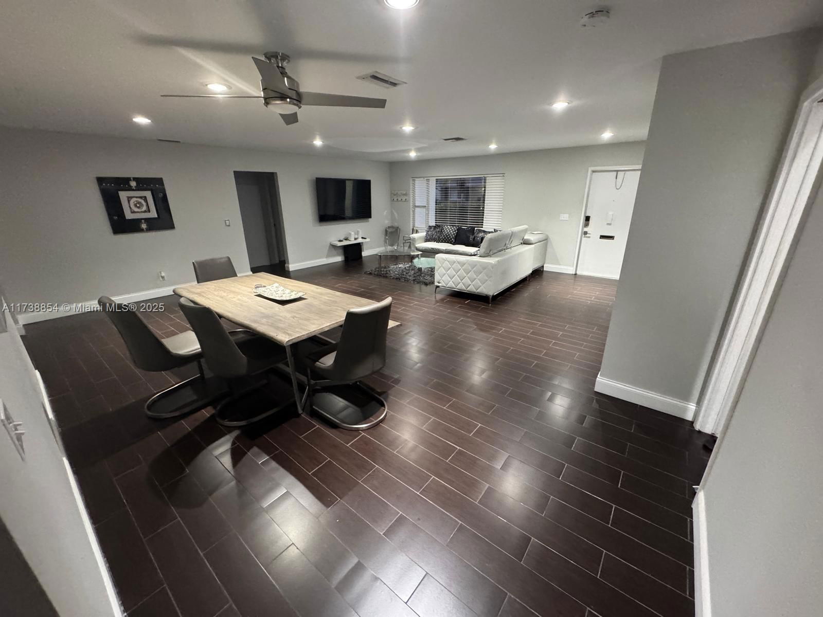 Real estate property located at 7610 66th Ter, Broward, Vanguard Village In The, Tamarac, FL