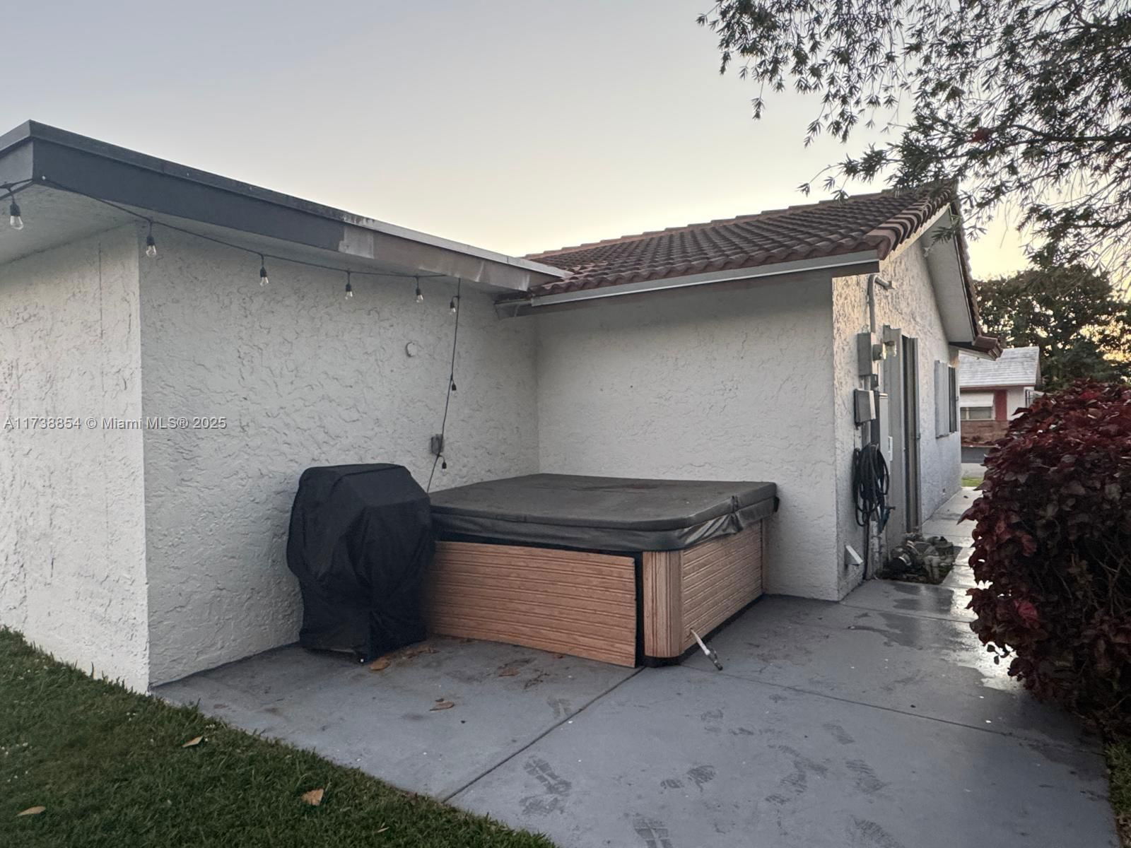 Real estate property located at 7610 66th Ter, Broward, Vanguard Village In The, Tamarac, FL