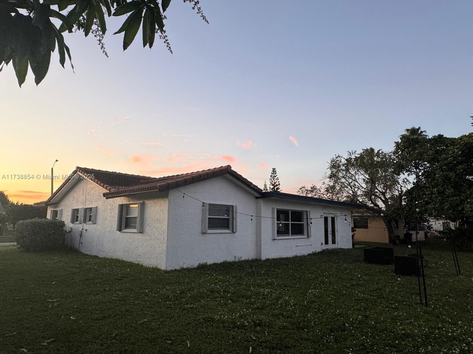 Real estate property located at 7610 66th Ter, Broward, Vanguard Village In The, Tamarac, FL