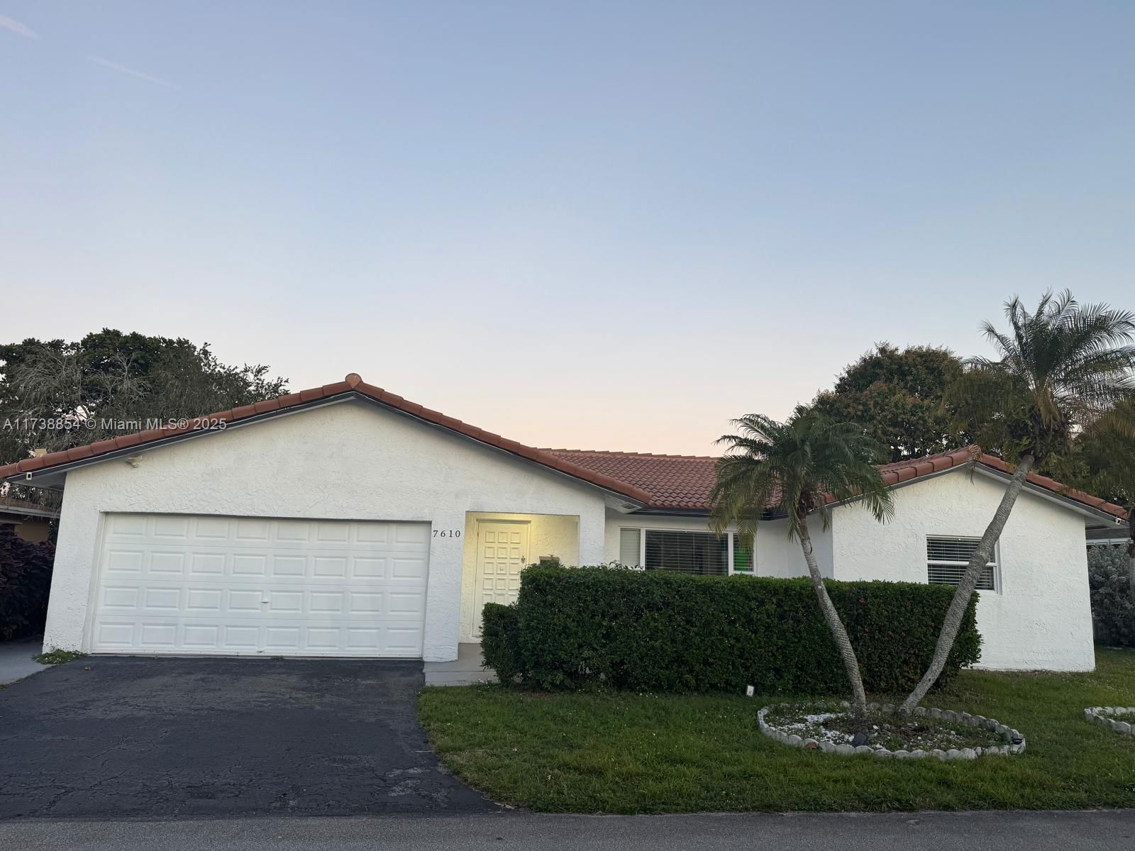 Real estate property located at 7610 66th Ter, Broward, Vanguard Village In The, Tamarac, FL