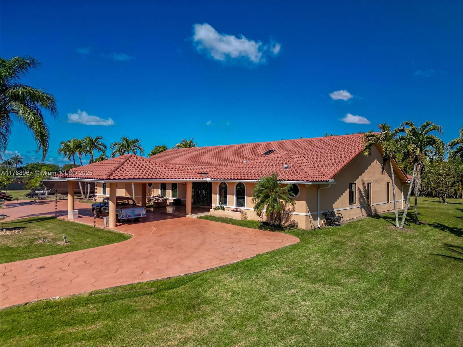 Real estate property located at 19895 184th St, Miami-dade, Redlands, Miami, FL