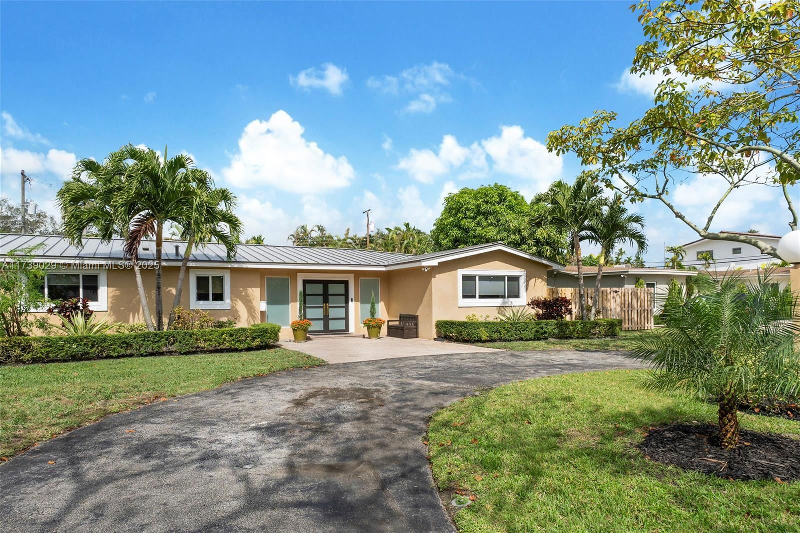 Real estate property located at 2115 197th Ter, Miami-dade, Highland Woods Sec 2, Miami, FL