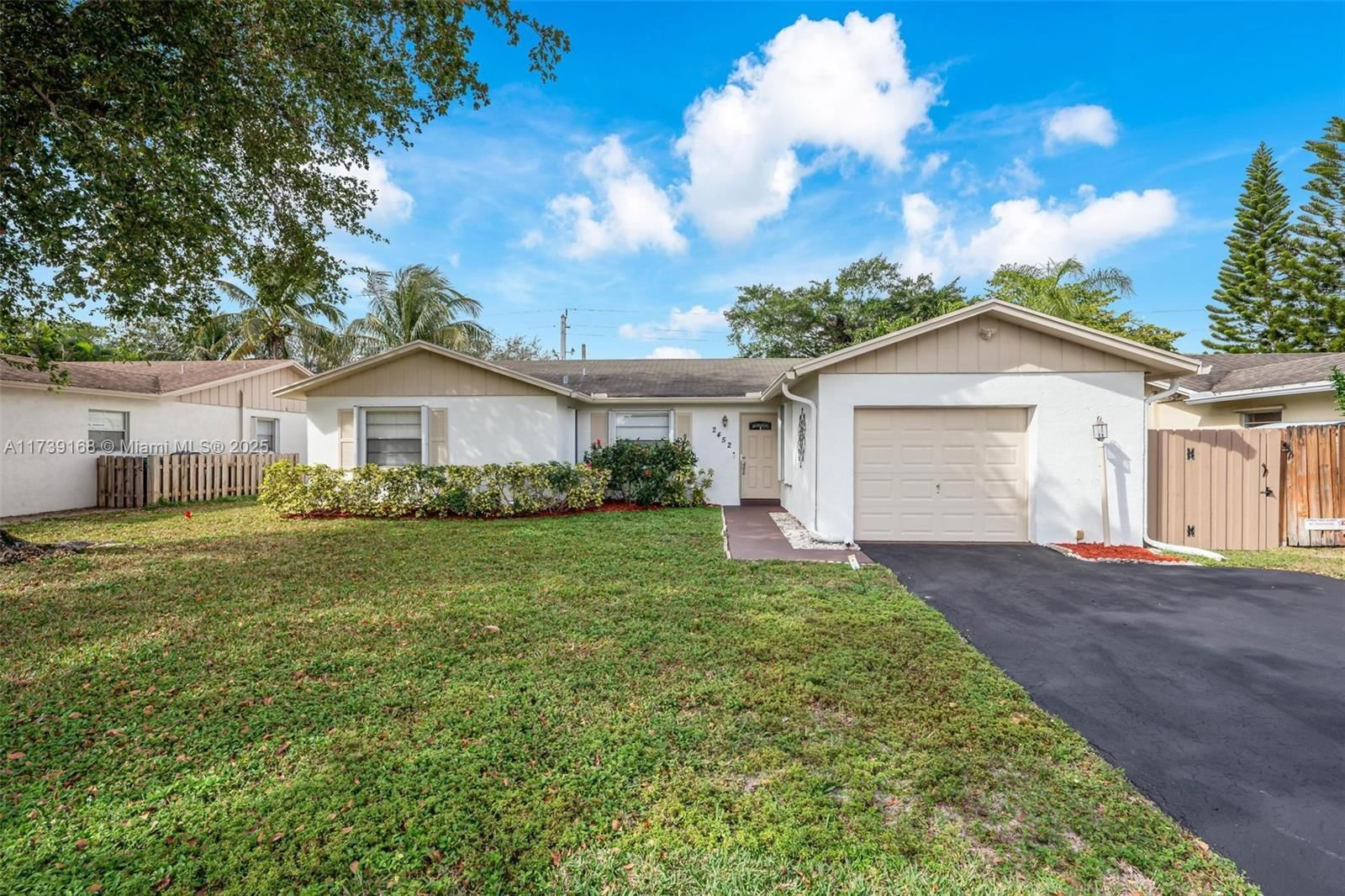 Real estate property located at 2452 98th Ln, Broward, Royal Palm Pointe, Coral Springs, FL