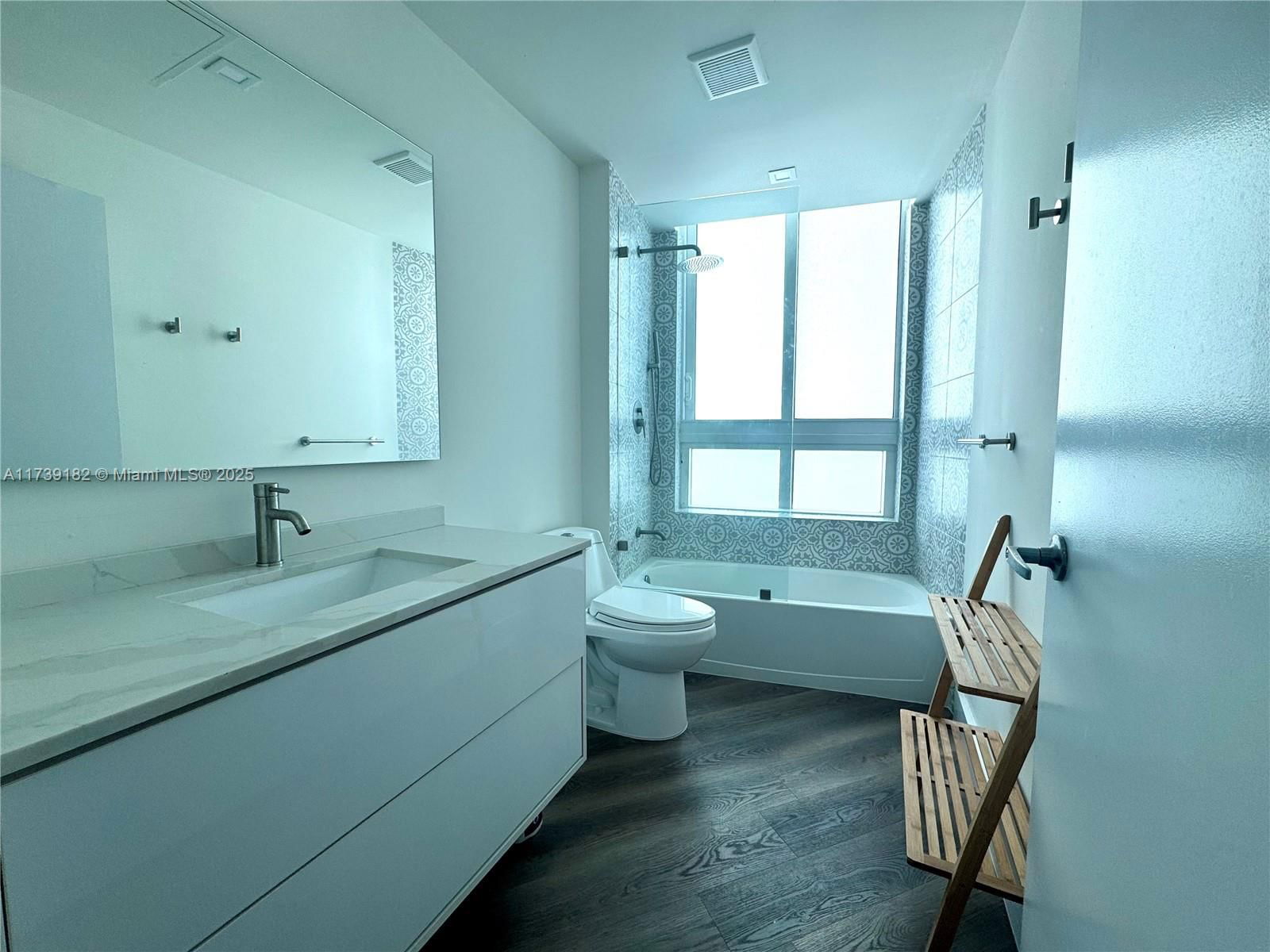 Real estate property located at 1900 Bayshore Dr #2010, Miami-dade, Quantum On The Bay Condo, Miami, FL