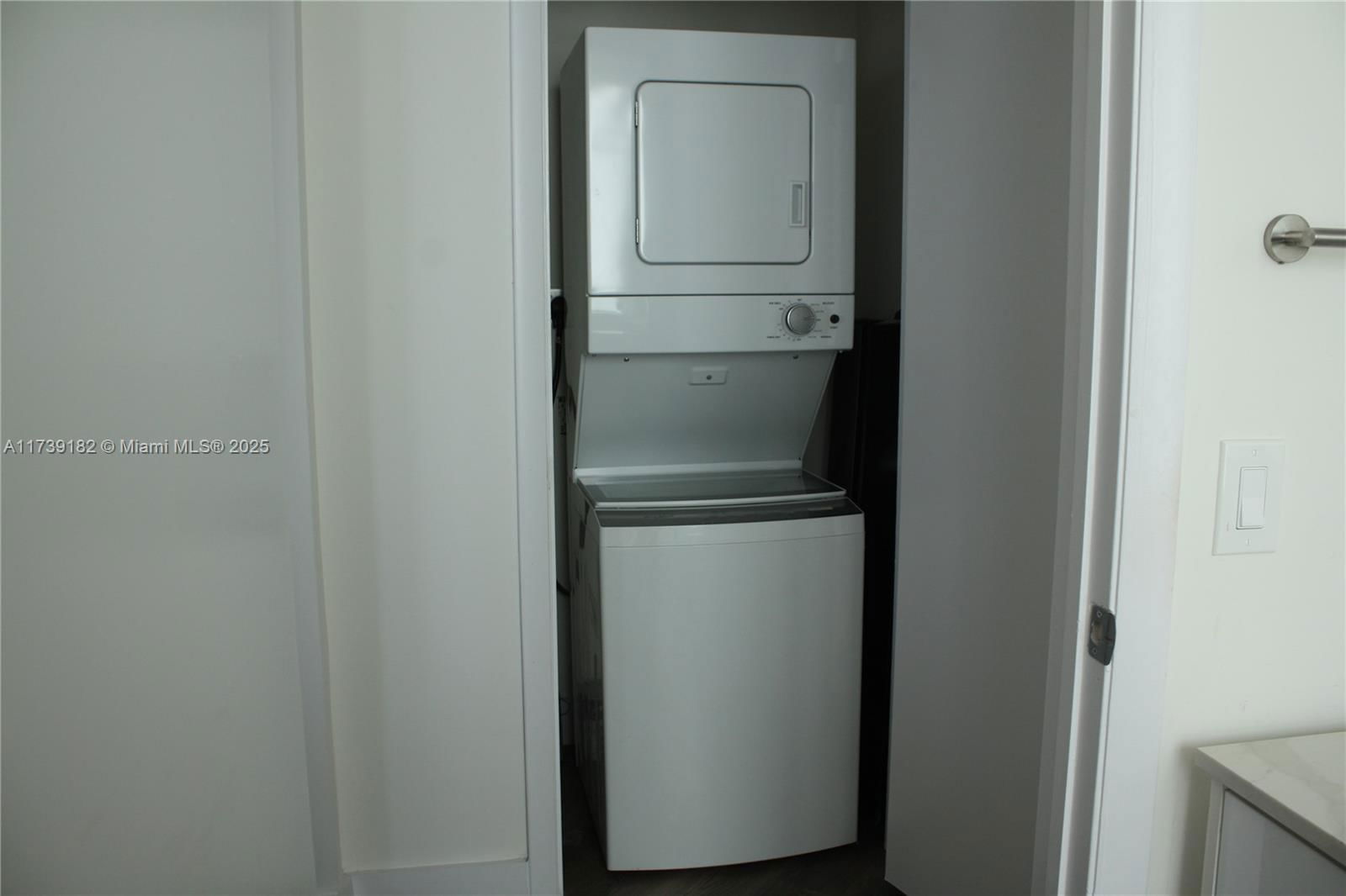 Real estate property located at 1900 Bayshore Dr #2010, Miami-dade, Quantum On The Bay Condo, Miami, FL