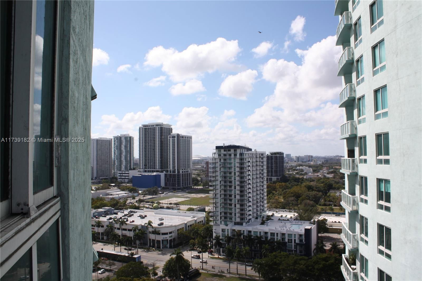 Real estate property located at 1900 Bayshore Dr #2010, Miami-dade, Quantum On The Bay Condo, Miami, FL