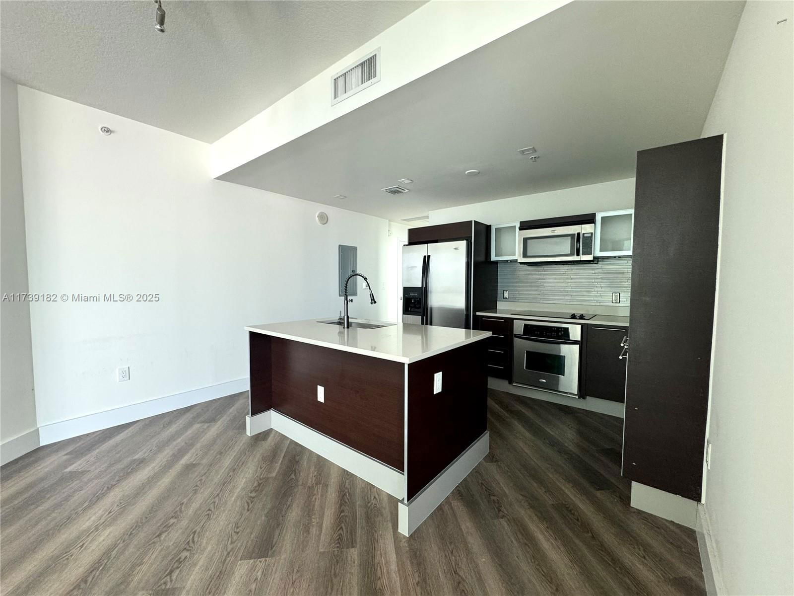 Real estate property located at 1900 Bayshore Dr #2010, Miami-dade, Quantum On The Bay Condo, Miami, FL