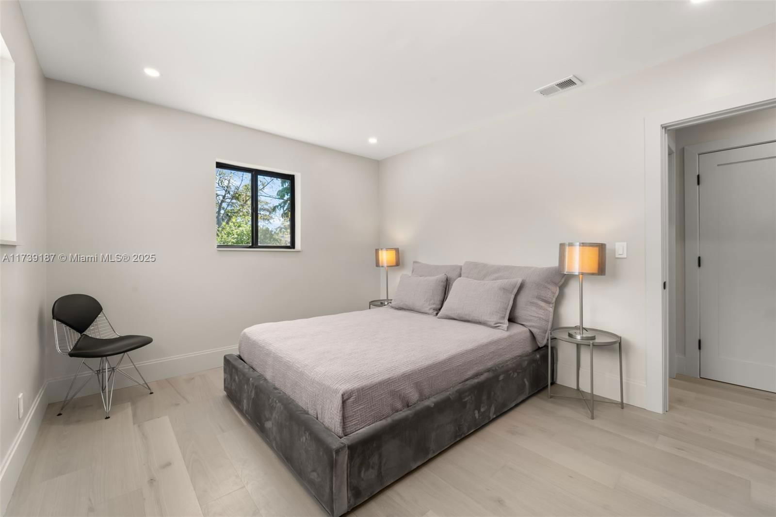 Real estate property located at 142 122nd St, Miami-dade, Breezeswept Estates, North Miami, FL