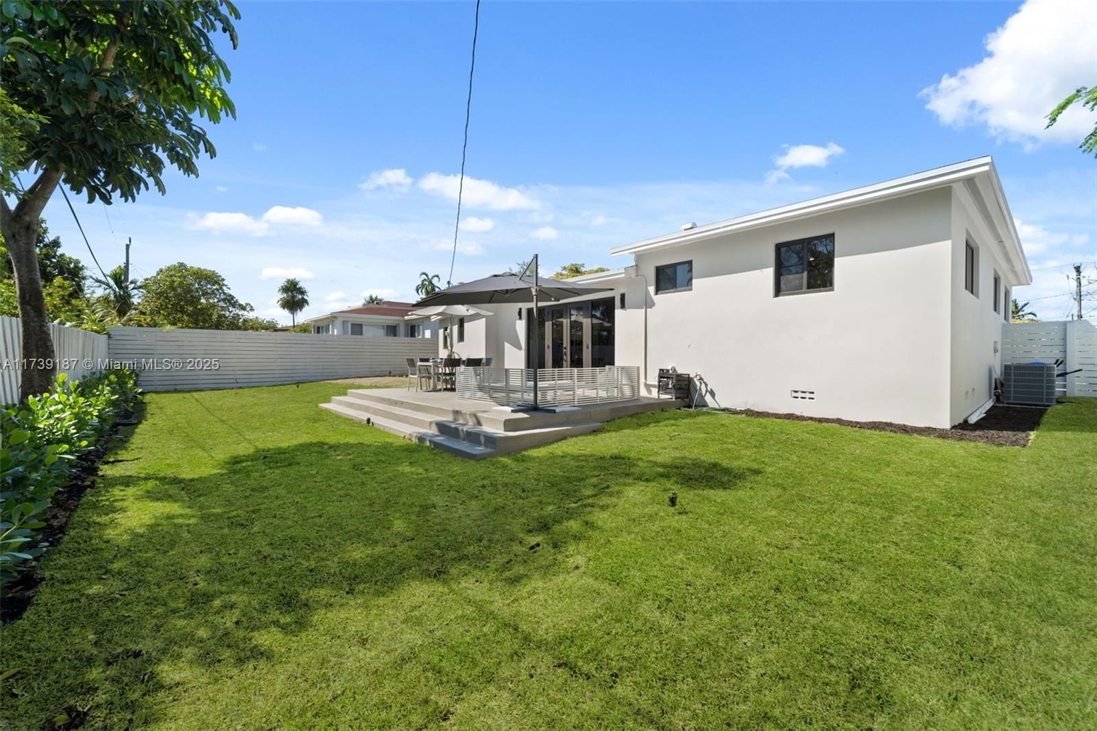 Real estate property located at 142 122nd St, Miami-dade, Breezeswept Estates, North Miami, FL