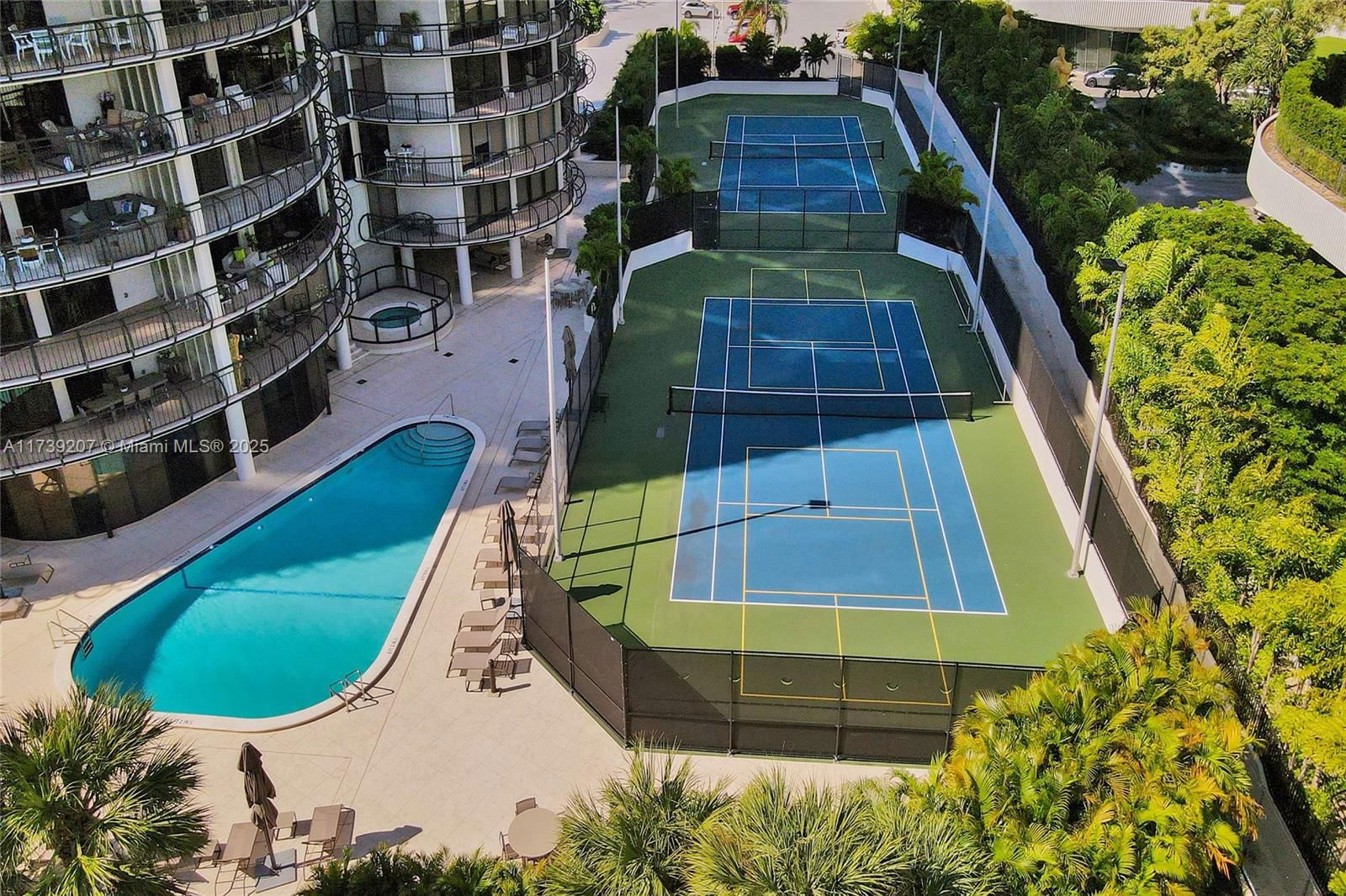 Real estate property located at 2843 Bayshore Dr #4E, Miami-dade, Grove Towers Condo, Miami, FL