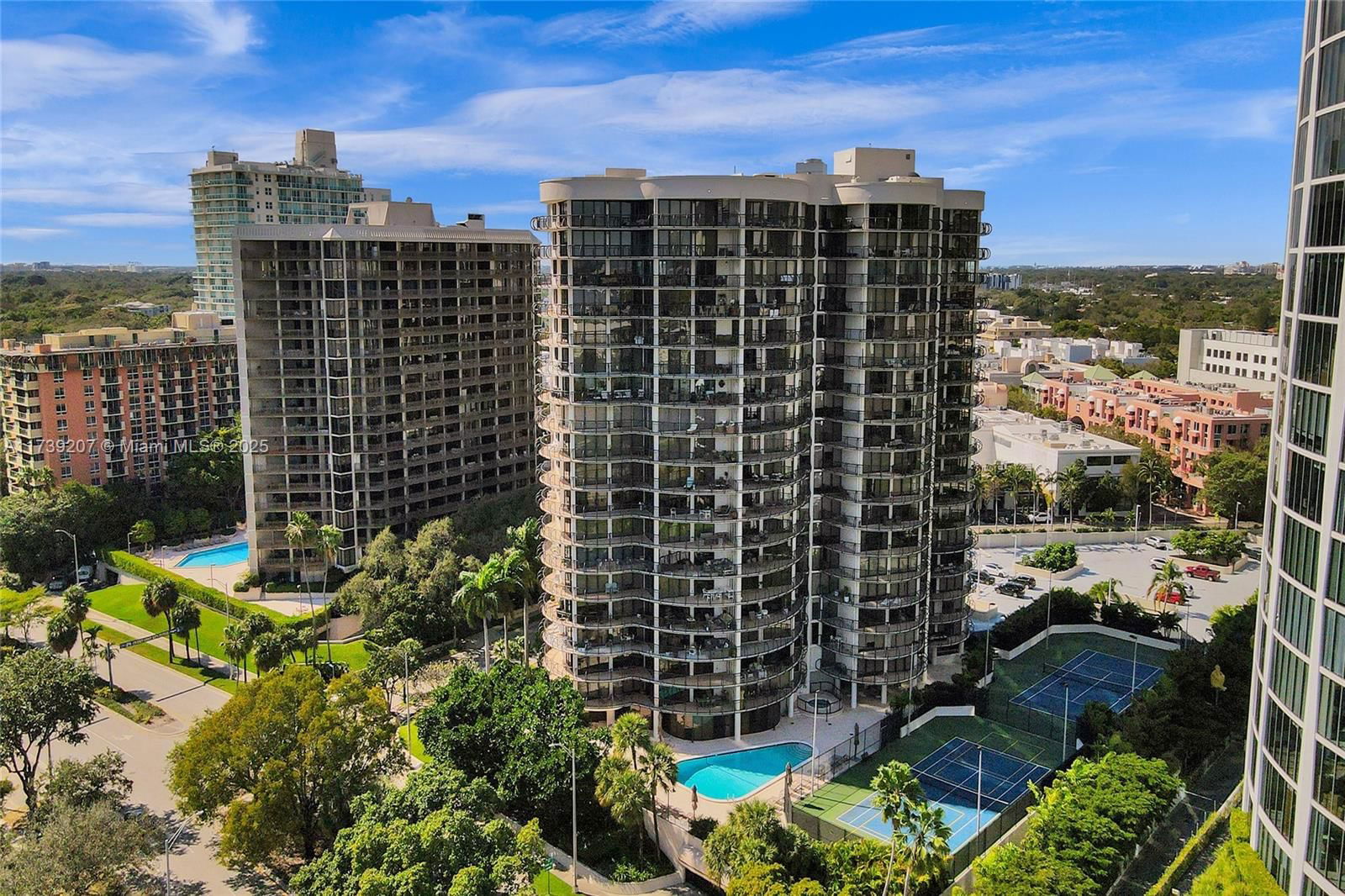 Real estate property located at 2843 Bayshore Dr #4E, Miami-dade, Grove Towers Condo, Miami, FL