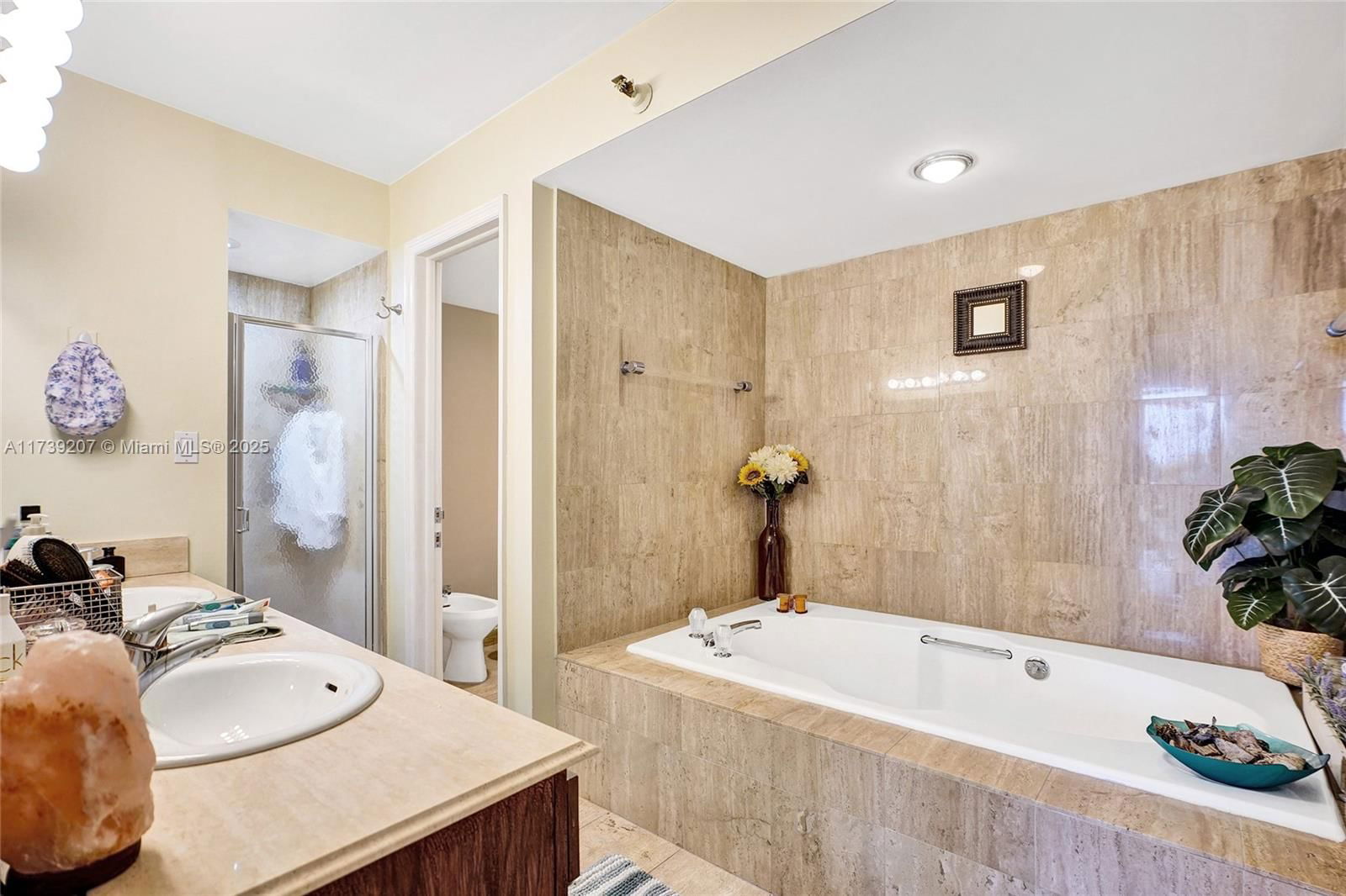 Real estate property located at 2843 Bayshore Dr #4E, Miami-dade, Grove Towers Condo, Miami, FL