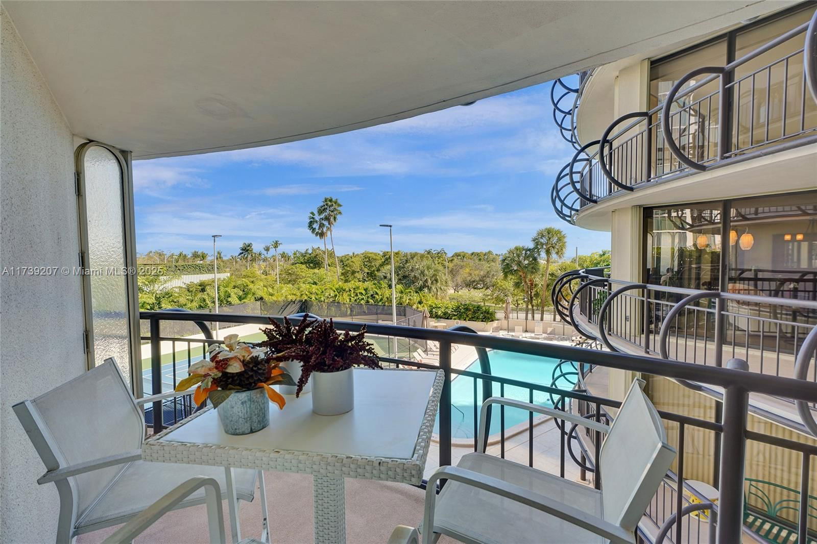 Real estate property located at 2843 Bayshore Dr #4E, Miami-dade, Grove Towers Condo, Miami, FL