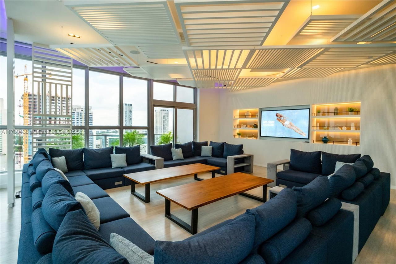 Real estate property located at 227 2nd St #3109, Miami-dade, Yotelpad Miami, Miami, FL