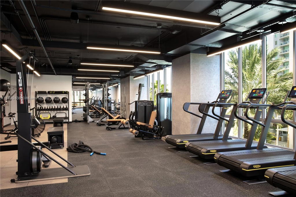 Real estate property located at 227 2nd St #3109, Miami-dade, Yotelpad Miami, Miami, FL