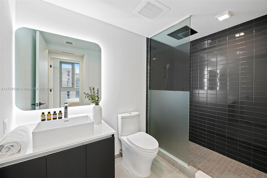 Real estate property located at 227 2nd St #3109, Miami-dade, Yotelpad Miami, Miami, FL