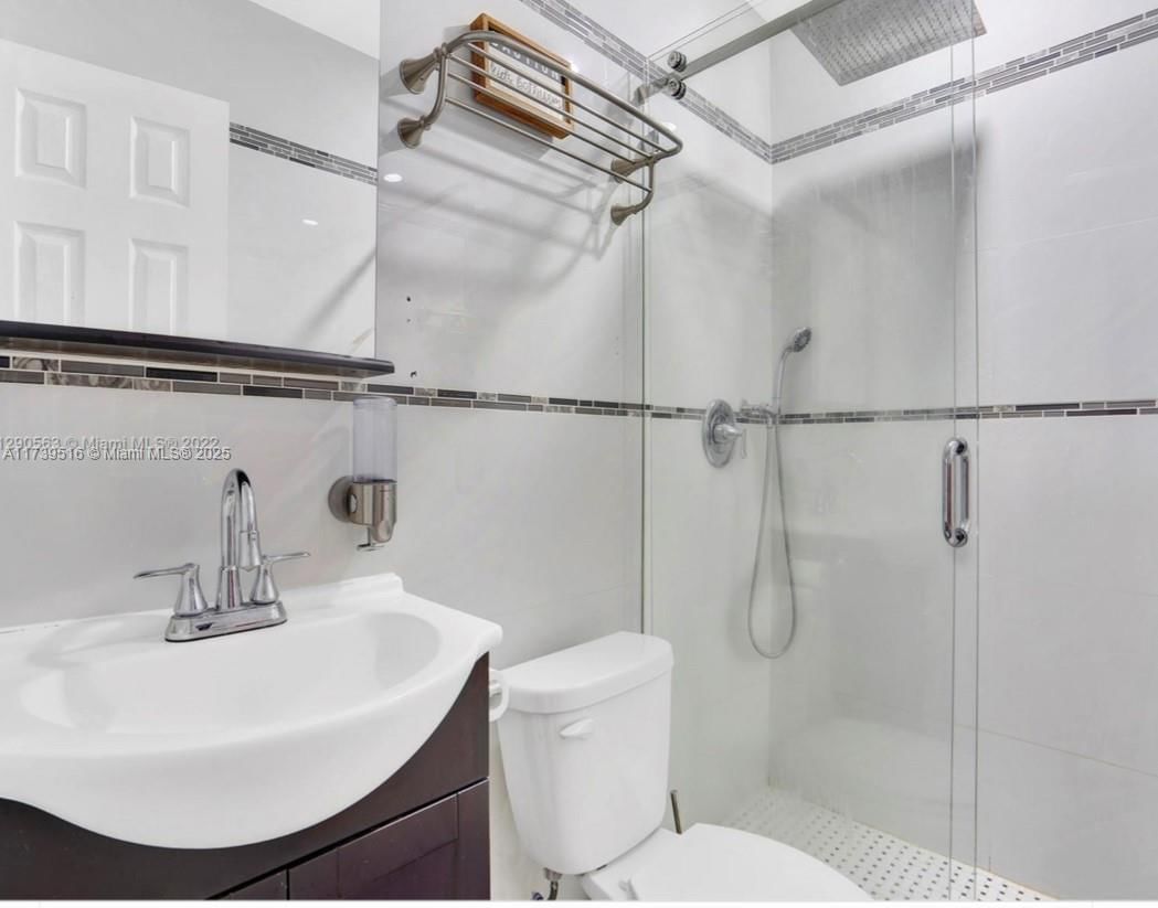 Real estate property located at 661 Falcon Ave, Miami-dade, Kent Estates, Miami Springs, FL