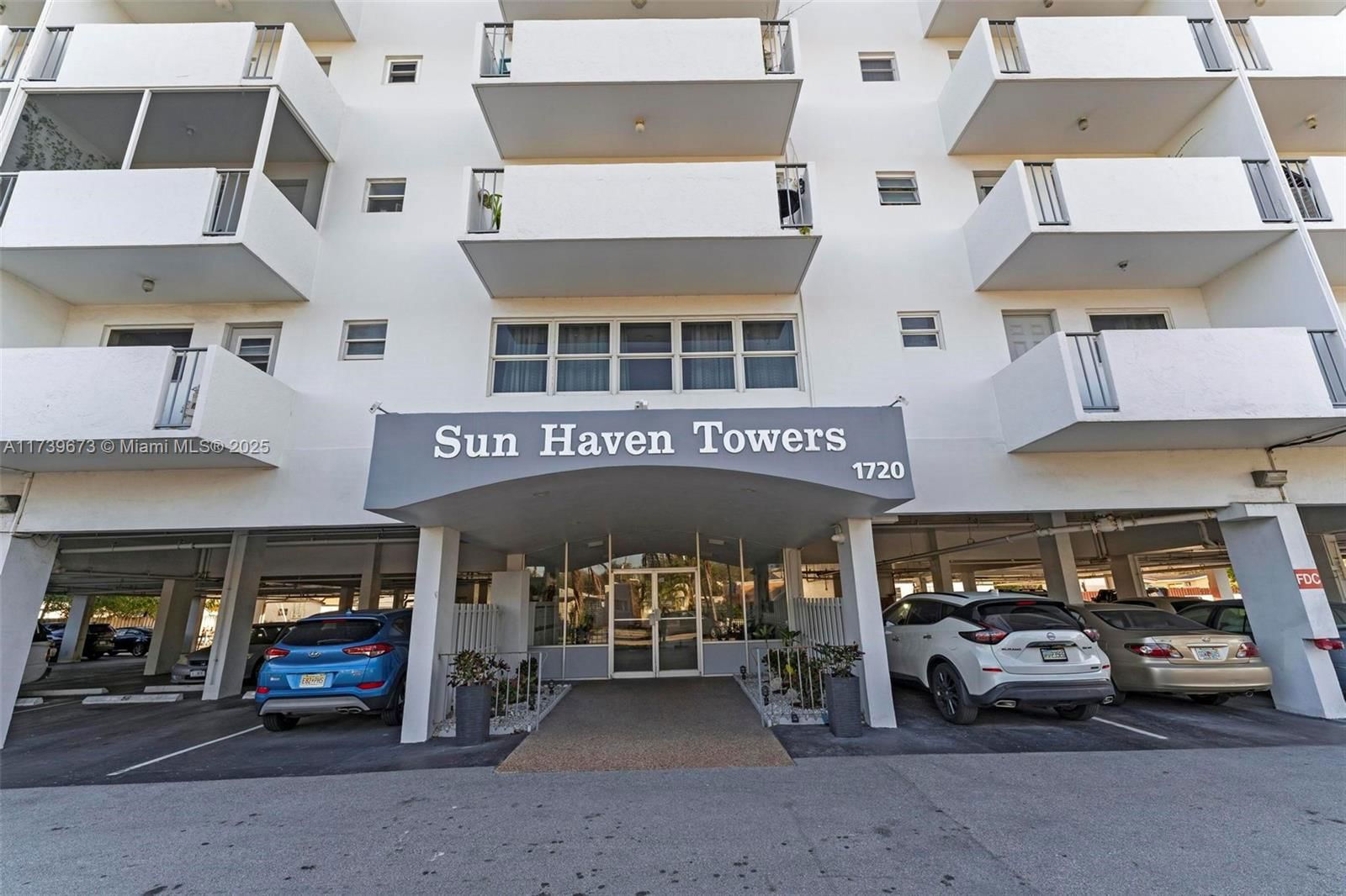 Real estate property located at 1720 Jefferson St #308, Broward, Sun Haven Towers Condo, Hollywood, FL