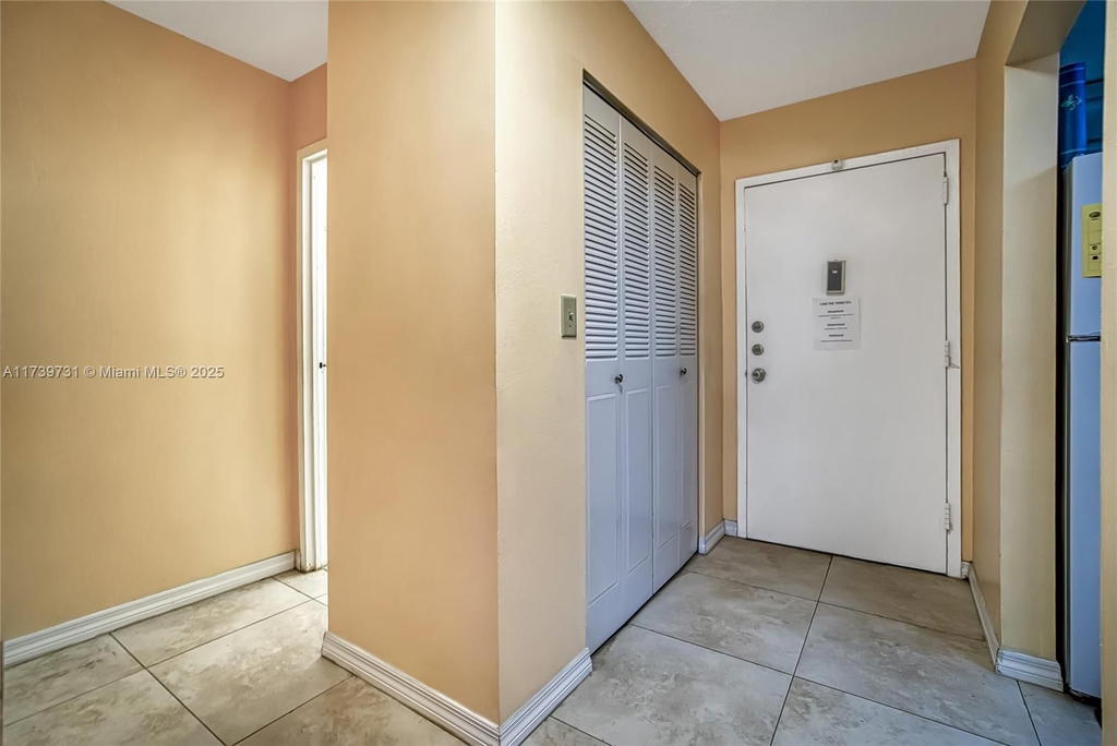 Real estate property located at 16851 23rd Ave A319, Miami-dade, Woodside Apts Condo, North Miami Beach, FL