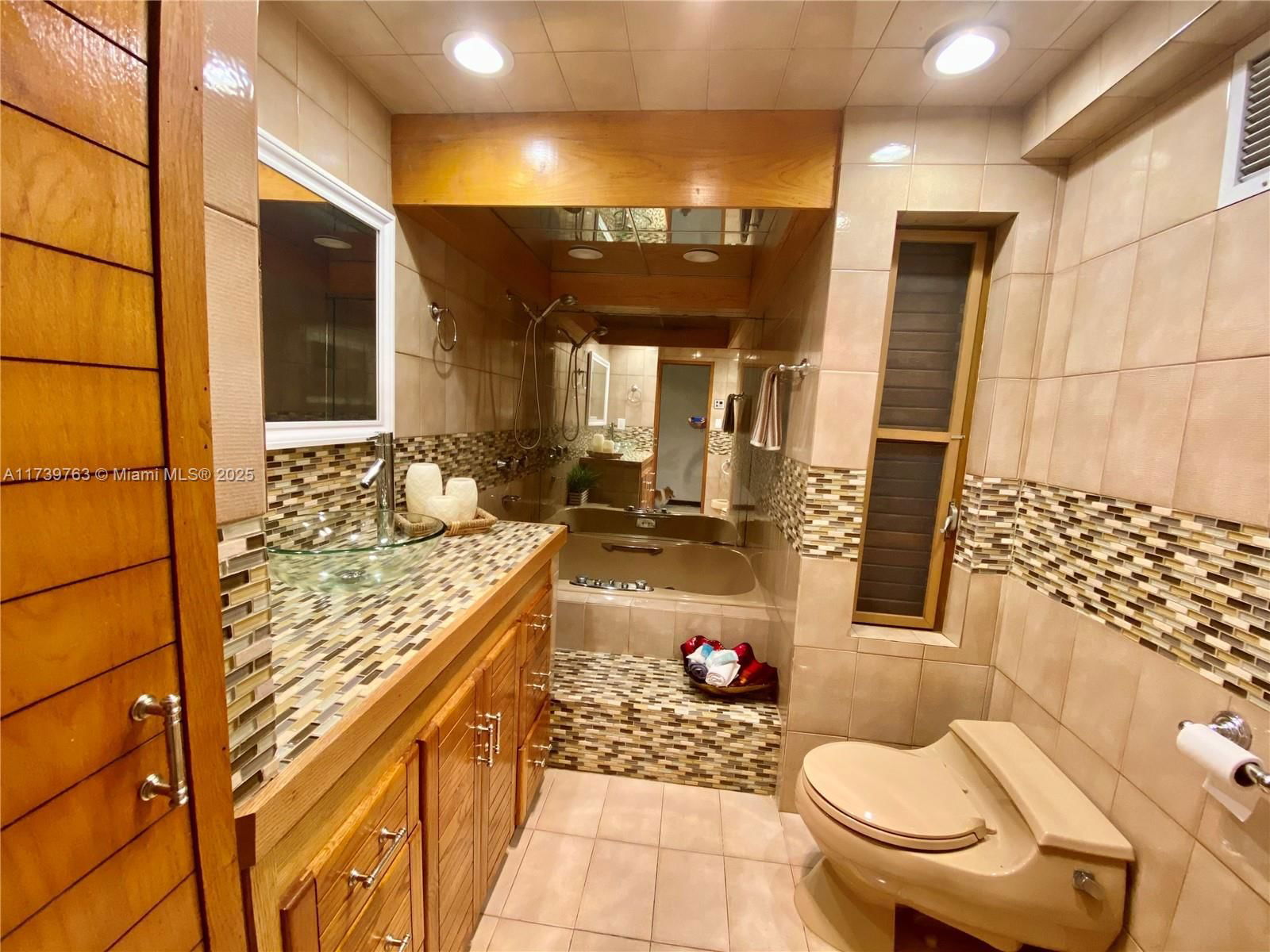 Real estate property located at 18350 214th St, Miami-dade, Redland, Miami, FL