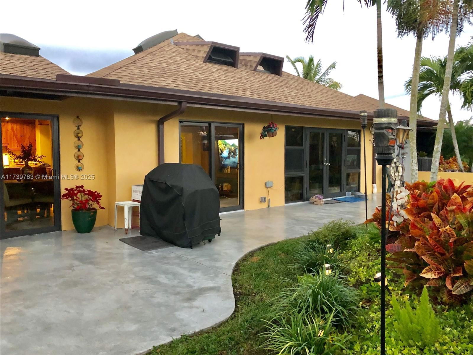Real estate property located at 18350 214th St, Miami-dade, Redland, Miami, FL