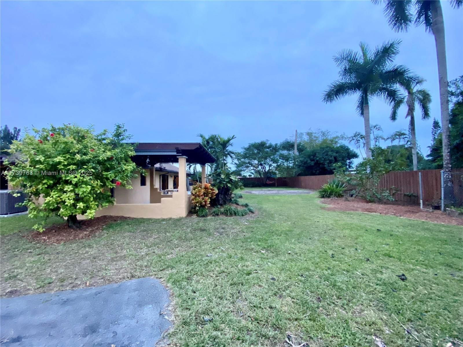 Real estate property located at 18350 214th St, Miami-dade, Redland, Miami, FL