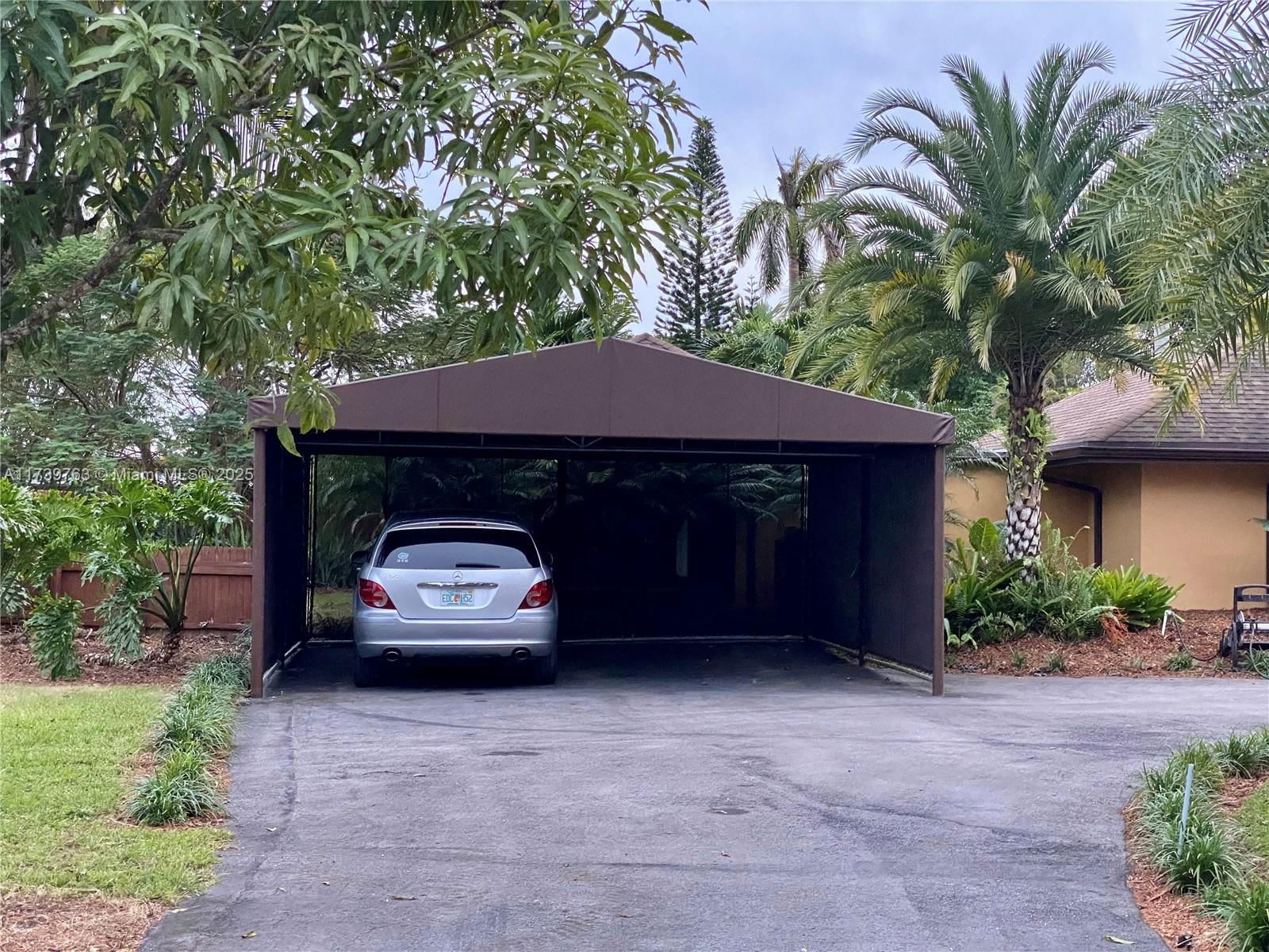 Real estate property located at 18350 214th St, Miami-dade, Redland, Miami, FL
