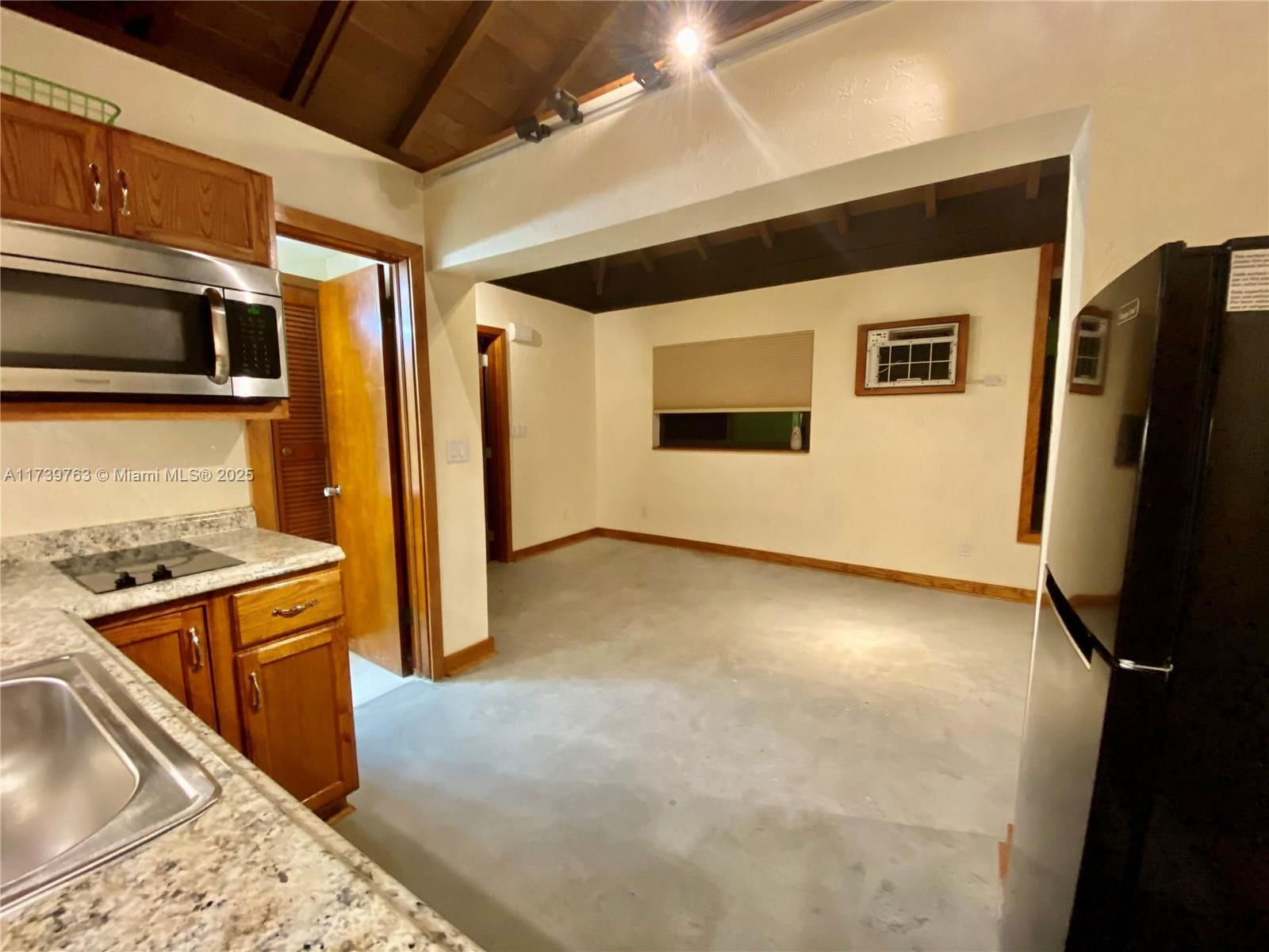 Real estate property located at 18350 214th St, Miami-dade, Redland, Miami, FL