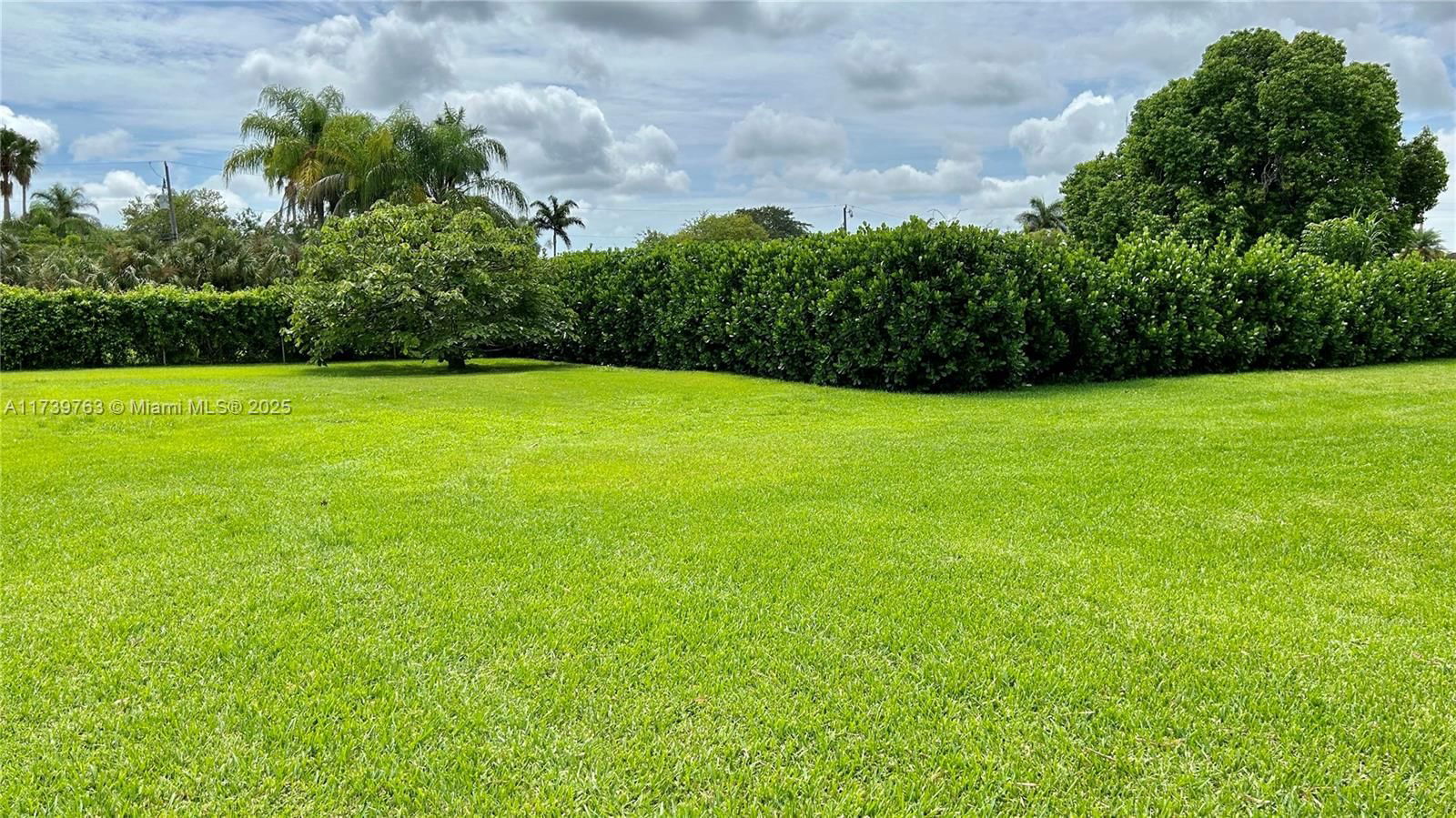 Real estate property located at 18350 214th St, Miami-dade, Redland, Miami, FL