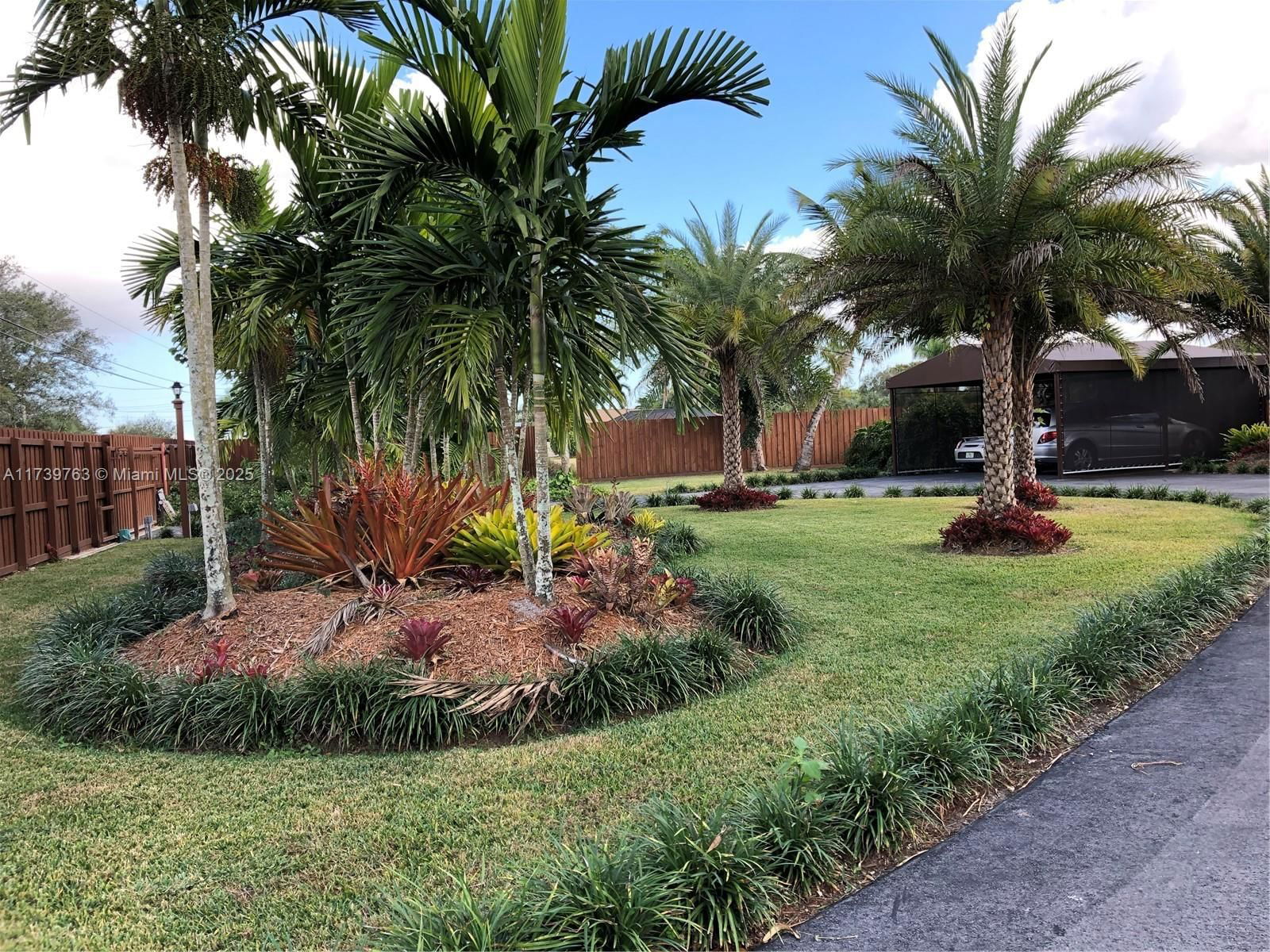 Real estate property located at 18350 214th St, Miami-dade, Redland, Miami, FL