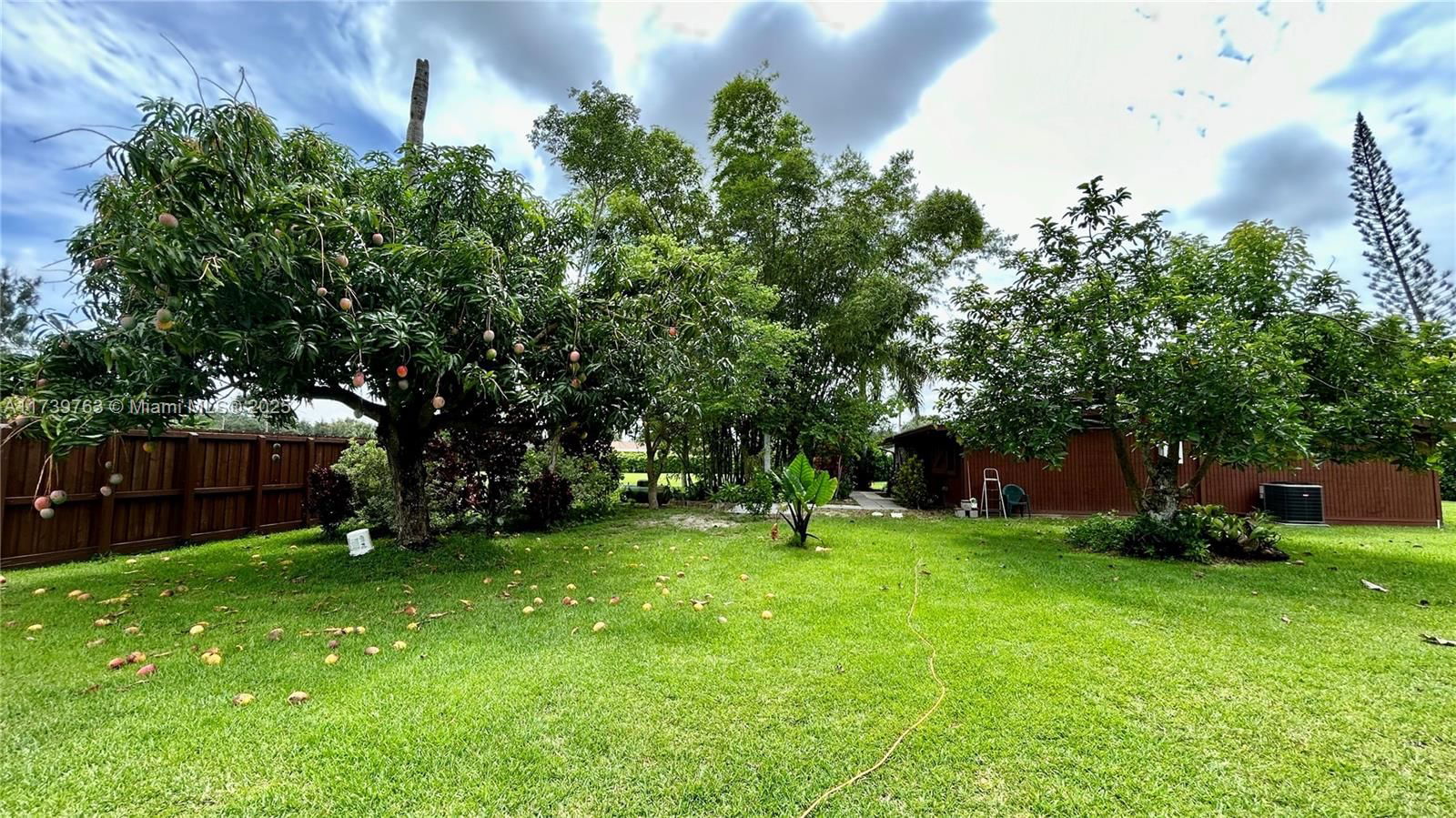 Real estate property located at 18350 214th St, Miami-dade, Redland, Miami, FL