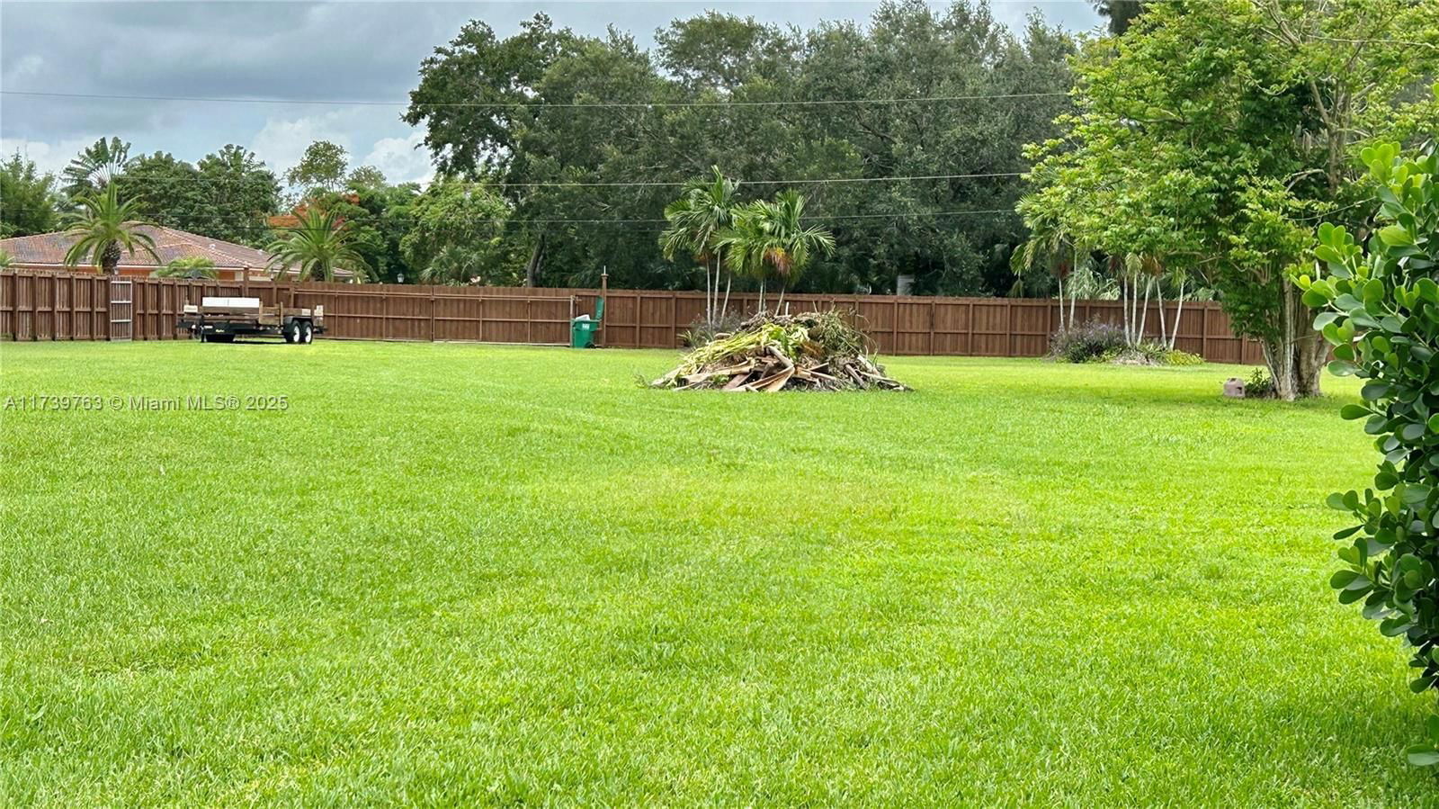 Real estate property located at 18350 214th St, Miami-dade, Redland, Miami, FL