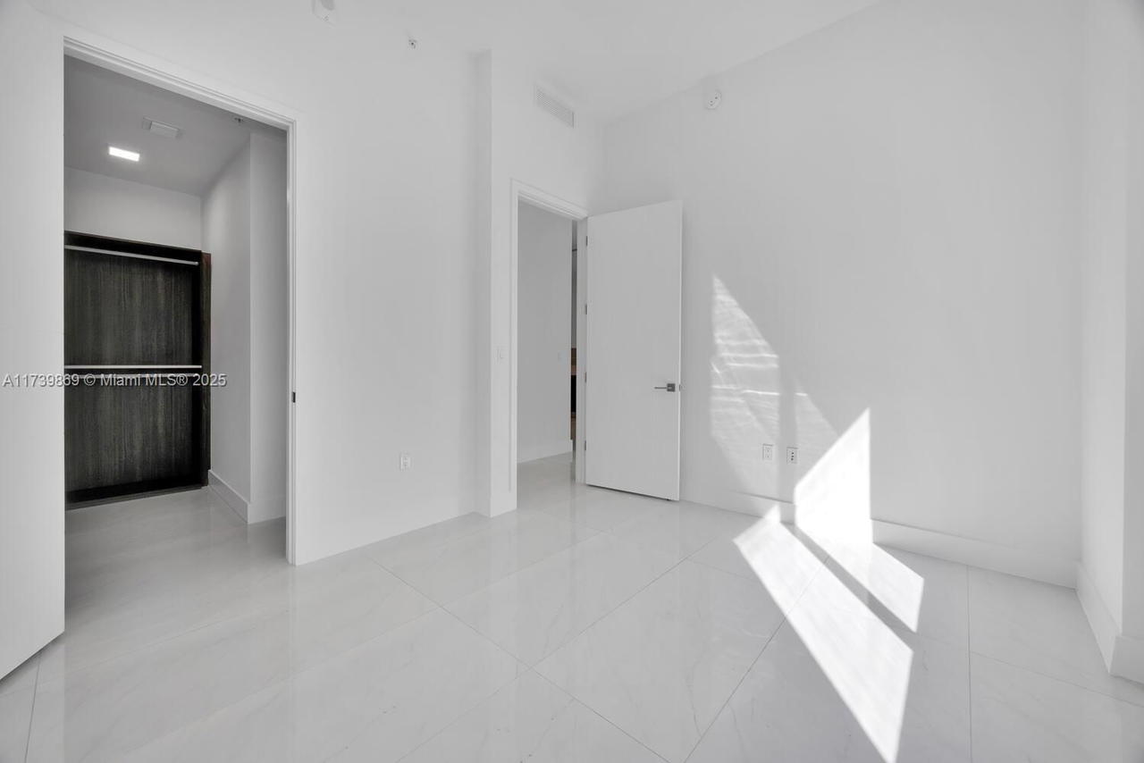 Real estate property located at 301 Altara Ave #201, Miami-dade, Merrick Manor Condo, Coral Gables, FL