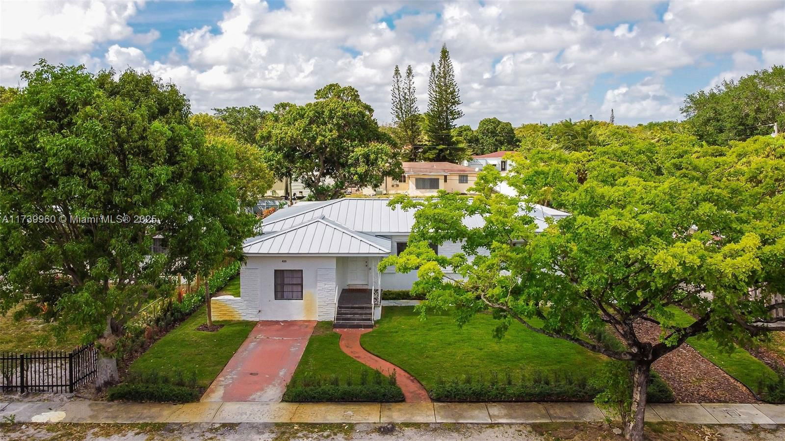 Real estate property located at 425 122nd St, Miami-dade, Alhambra Heights Sec 2, North Miami, FL