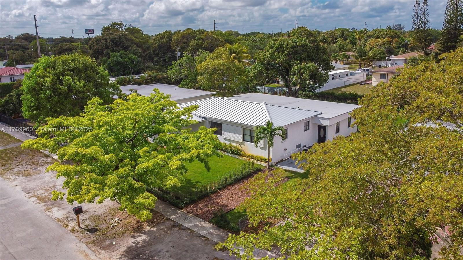 Real estate property located at 425 122nd St, Miami-dade, Alhambra Heights Sec 2, North Miami, FL