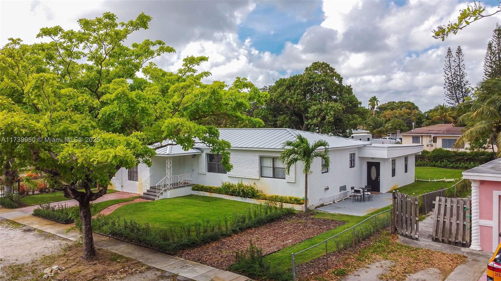 Real estate property located at 425 122nd St, Miami-dade, Alhambra Heights Sec 2, North Miami, FL
