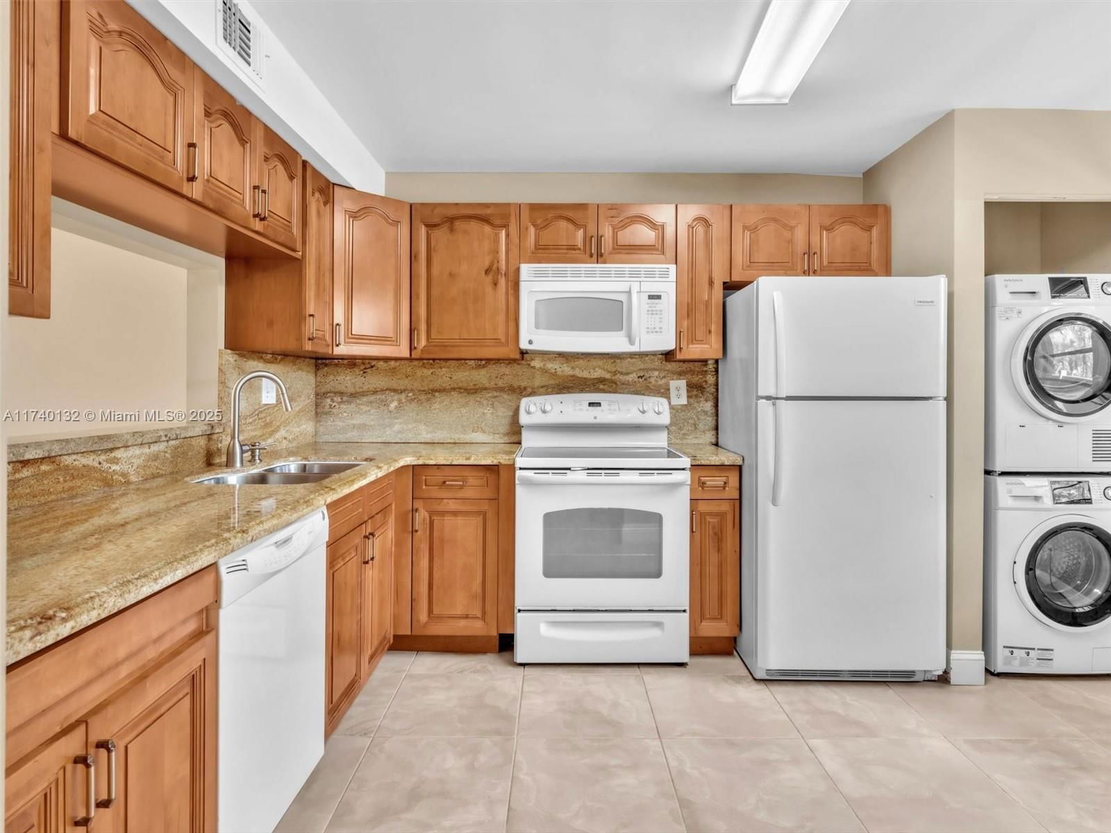 Real estate property located at 901 Colony Point Cir #310, Broward, Colony Point 6 Condo, Pembroke Pines, FL