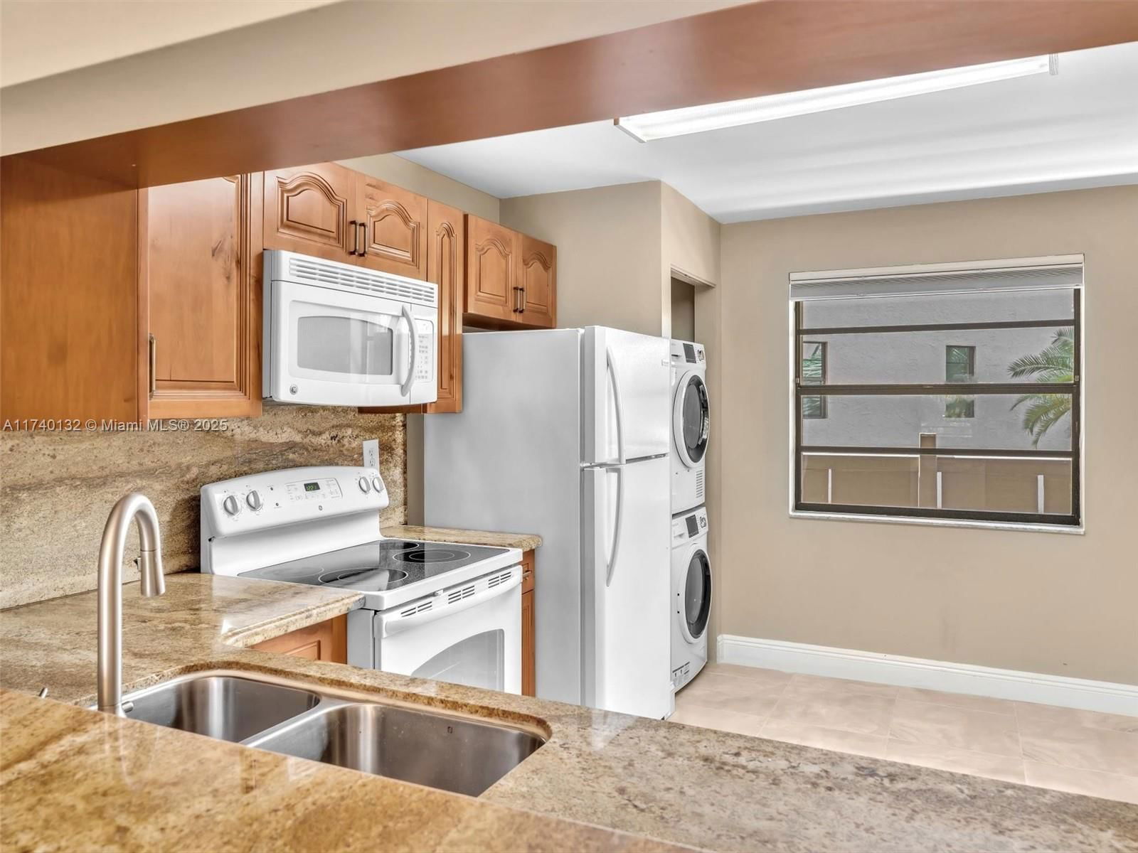 Real estate property located at 901 Colony Point Cir #310, Broward, Colony Point 6 Condo, Pembroke Pines, FL