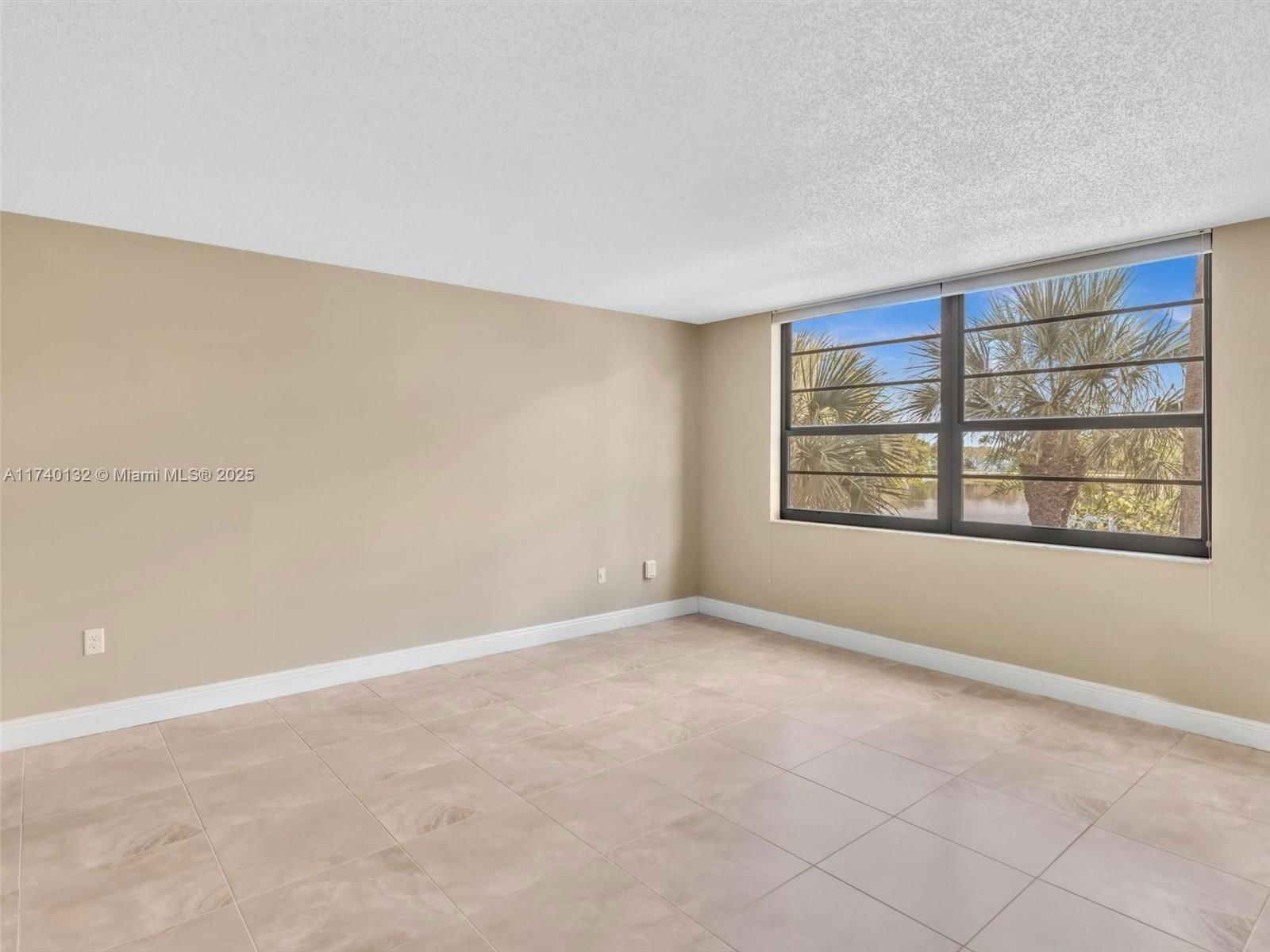 Real estate property located at 901 Colony Point Cir #310, Broward, Colony Point 6 Condo, Pembroke Pines, FL