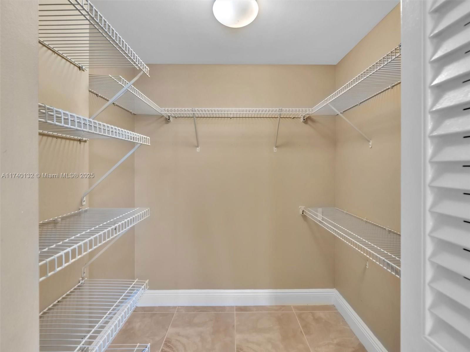 Real estate property located at 901 Colony Point Cir #310, Broward, Colony Point 6 Condo, Pembroke Pines, FL