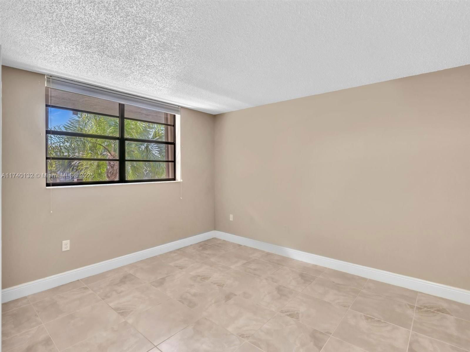 Real estate property located at 901 Colony Point Cir #310, Broward, Colony Point 6 Condo, Pembroke Pines, FL