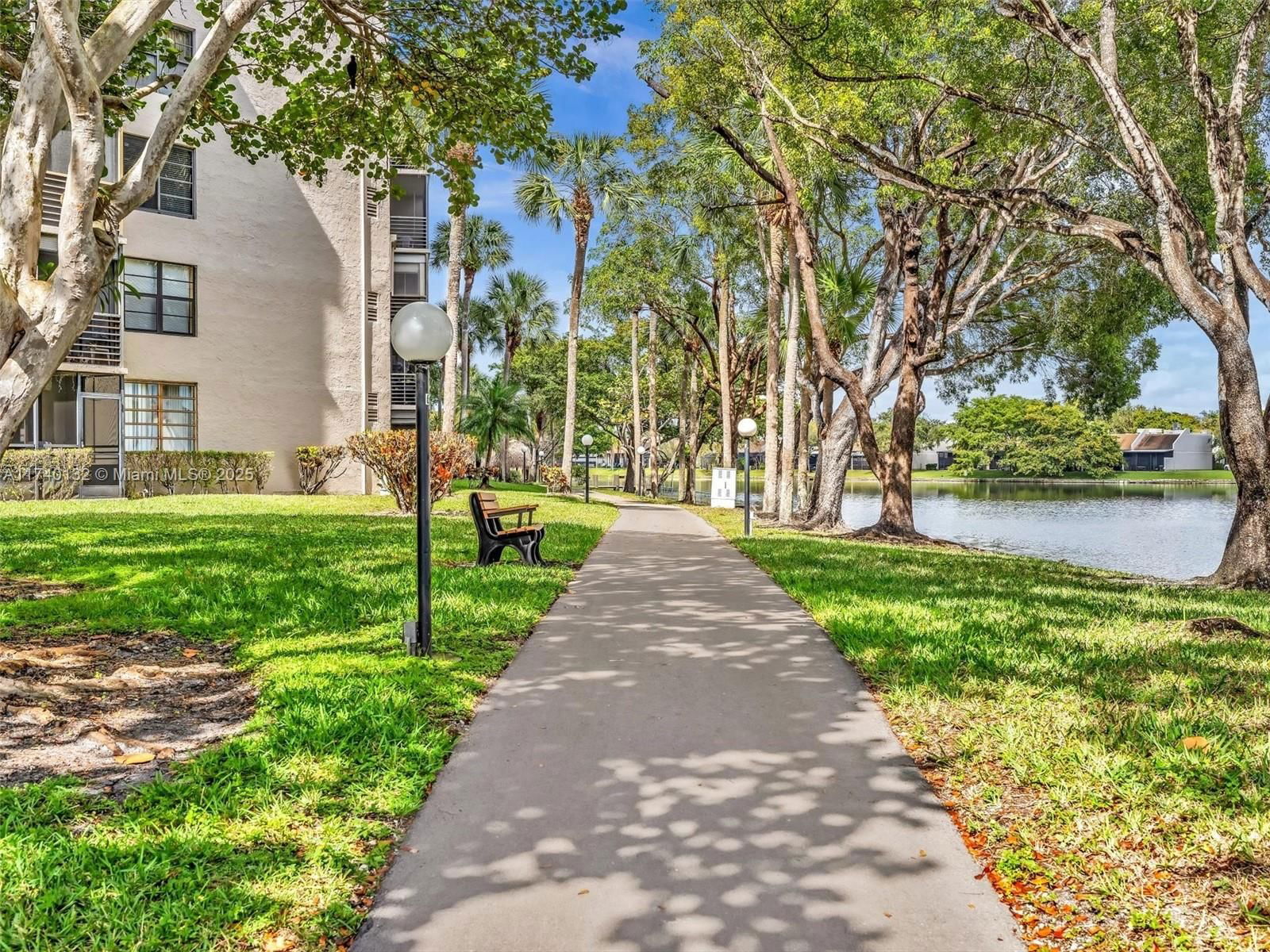 Real estate property located at 901 Colony Point Cir #310, Broward, Colony Point 6 Condo, Pembroke Pines, FL