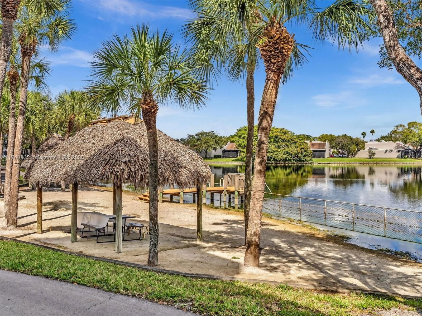Real estate property located at 901 Colony Point Cir #310, Broward, Colony Point 6 Condo, Pembroke Pines, FL