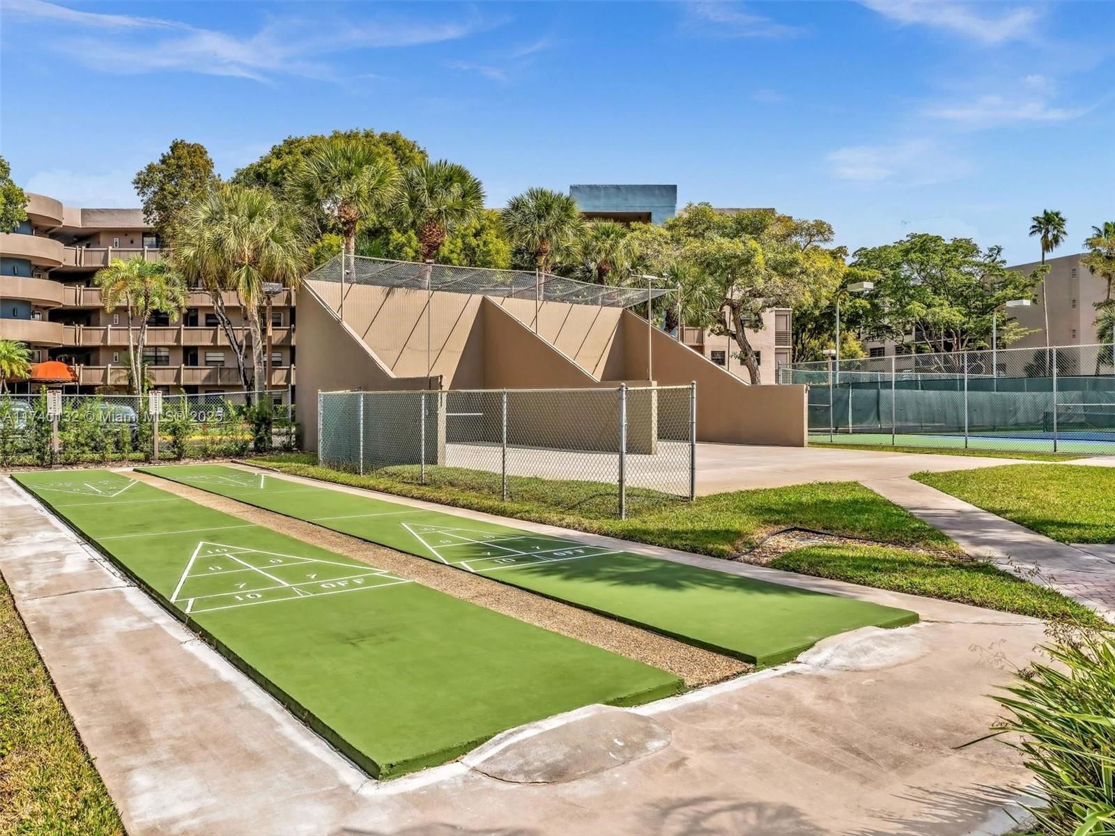 Real estate property located at 901 Colony Point Cir #310, Broward, Colony Point 6 Condo, Pembroke Pines, FL