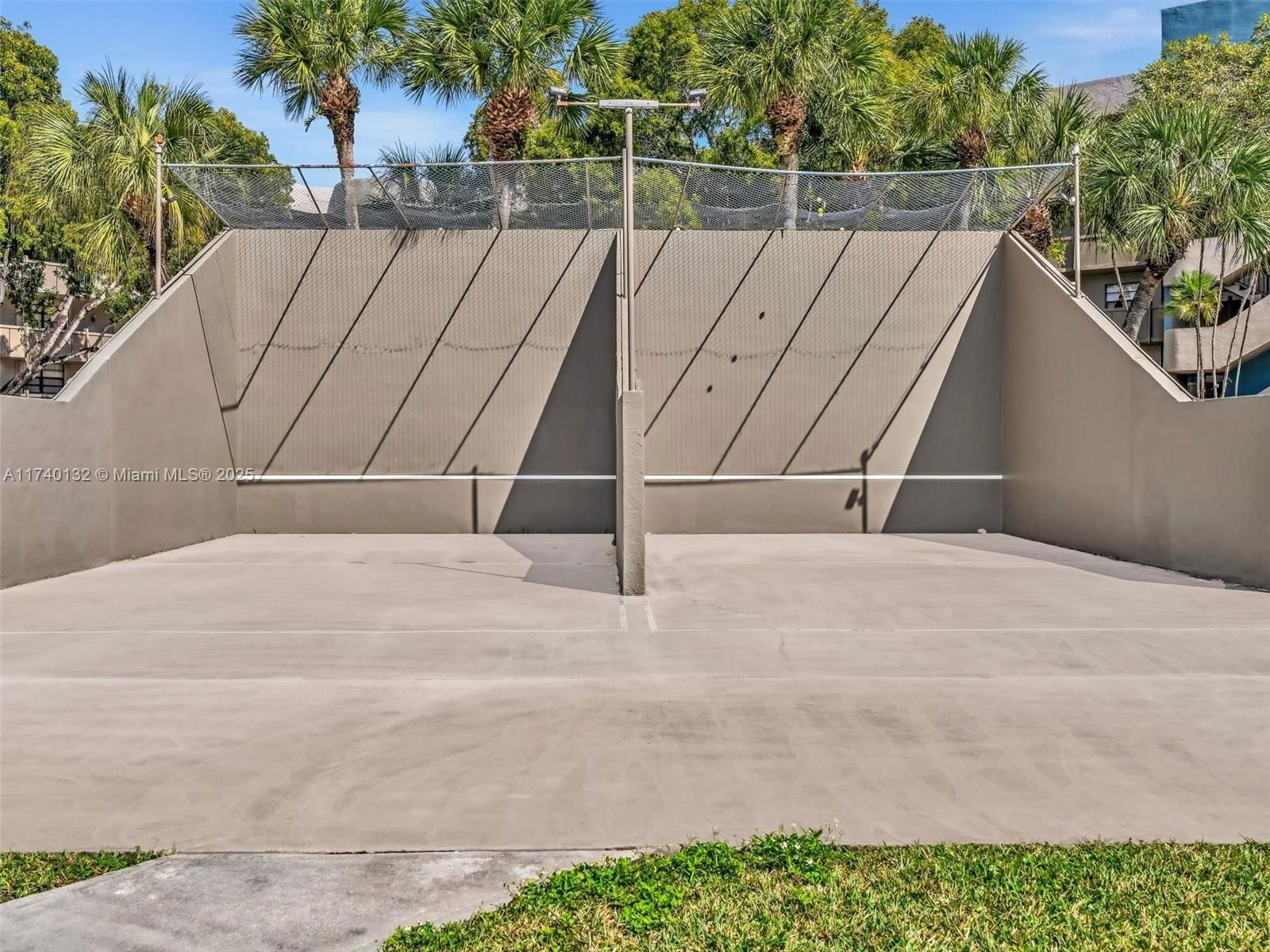 Real estate property located at 901 Colony Point Cir #310, Broward, Colony Point 6 Condo, Pembroke Pines, FL